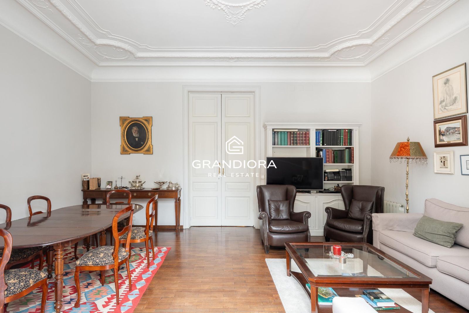 Exclusiva vivienda con carácter clásico en la Diagonal - Imagen 18