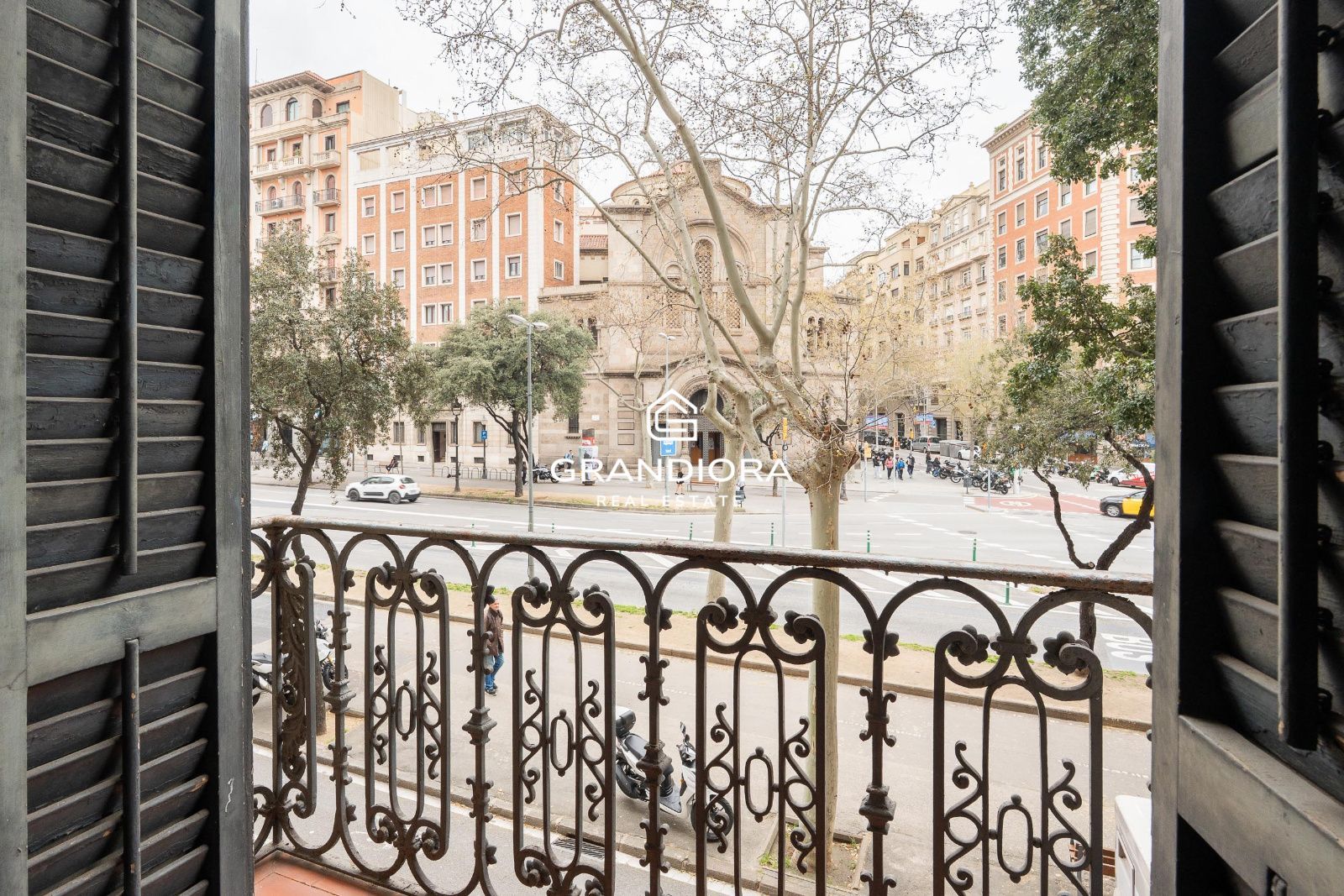 Exclusiva vivienda con carácter clásico en la Diagonal - Imagen 16