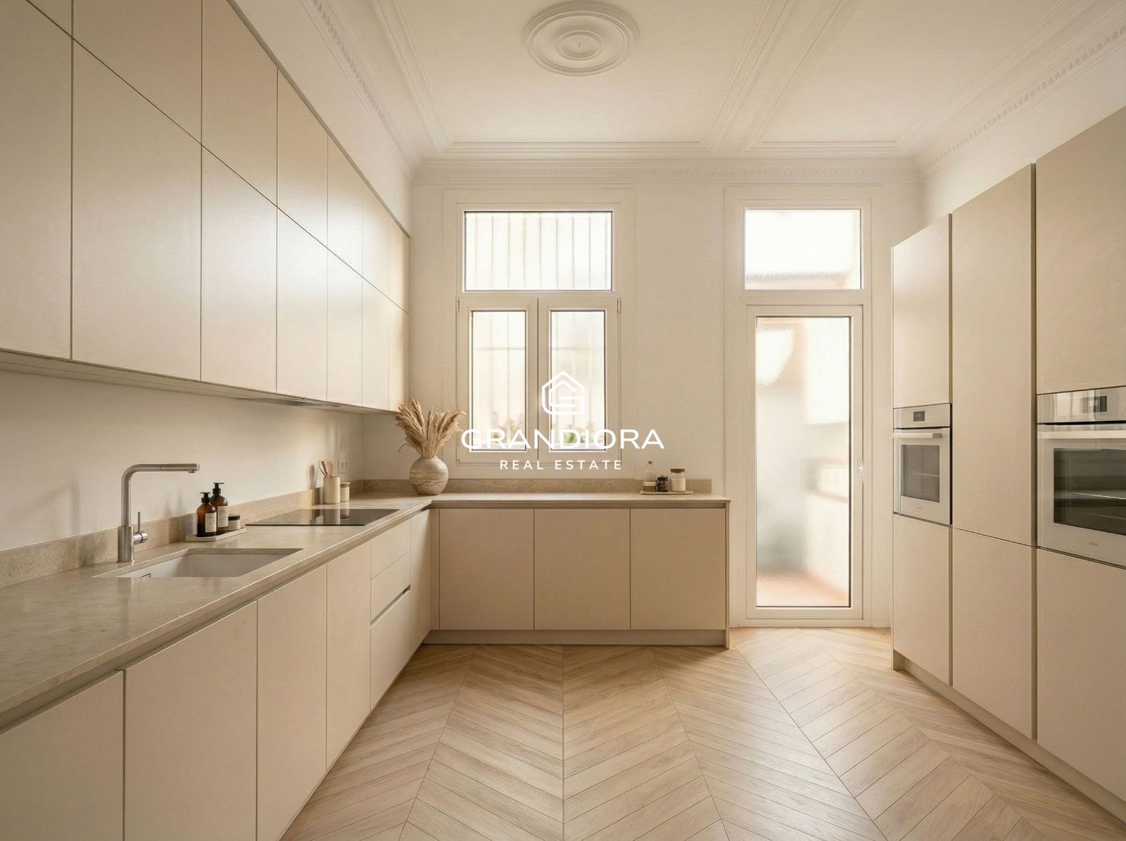 Exclusiva vivienda con carácter clásico en la Diagonal - Imagen 3