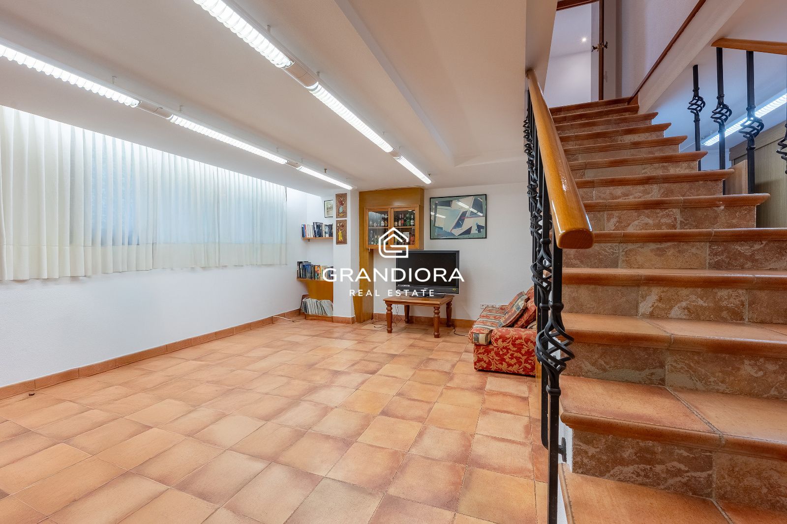 Casa de lujo en Can Teixidó con jardín plano, piscina y vistas al mar - Imagen 49