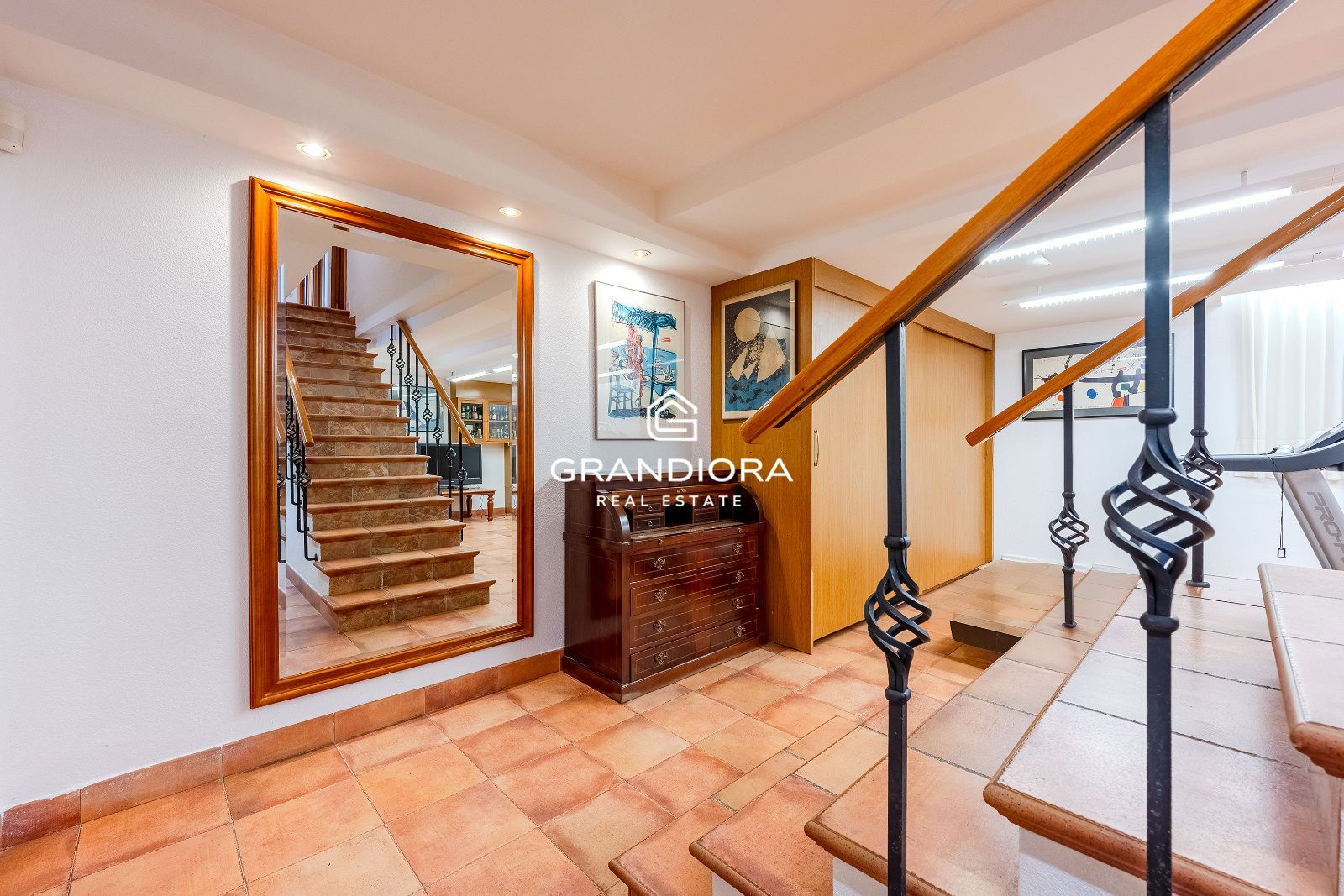 Casa de lujo en Can Teixidó con jardín plano, piscina y vistas al mar - Imagen 51