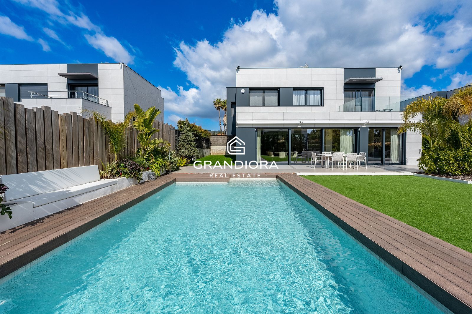 Villa de Lujo con Vistas al Mar, 5 hab. y Piscina Infinity en Sant Andreu de Llavaneres. - Imagen 1