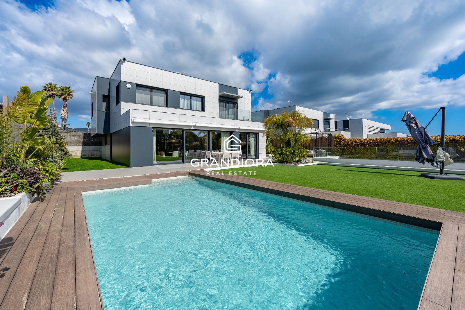 Villa de Lujo con Vistas al Mar, 5 hab. y Piscina Infinity en Sant Andreu de Llavaneres. - Imagen 4