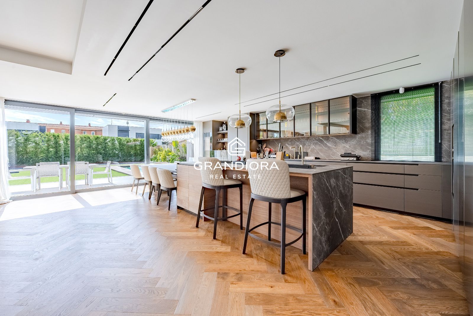 Villa de Lujo con Vistas al Mar, 5 hab. y Piscina Infinity en Sant Andreu de Llavaneres. - Imagen 10