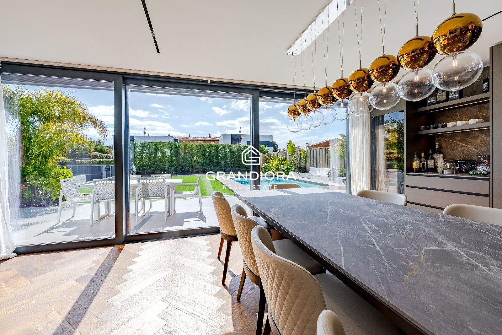 Villa de Lujo con Vistas al Mar, 5 hab. y Piscina Infinity en Sant Andreu de Llavaneres. - Imagen 11