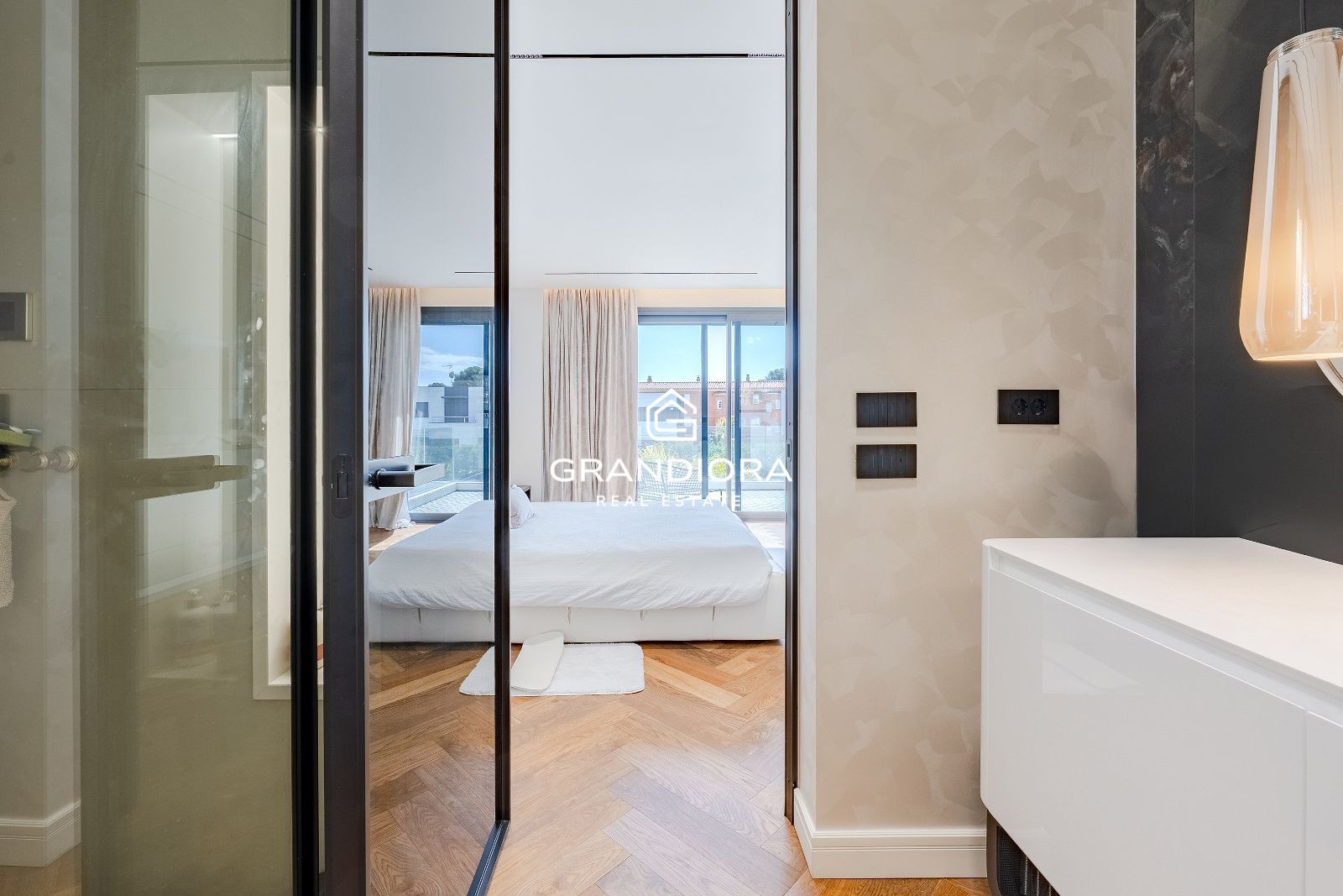 Villa de Lujo con Vistas al Mar, 5 hab. y Piscina Infinity en Sant Andreu de Llavaneres. - Imagen 25
