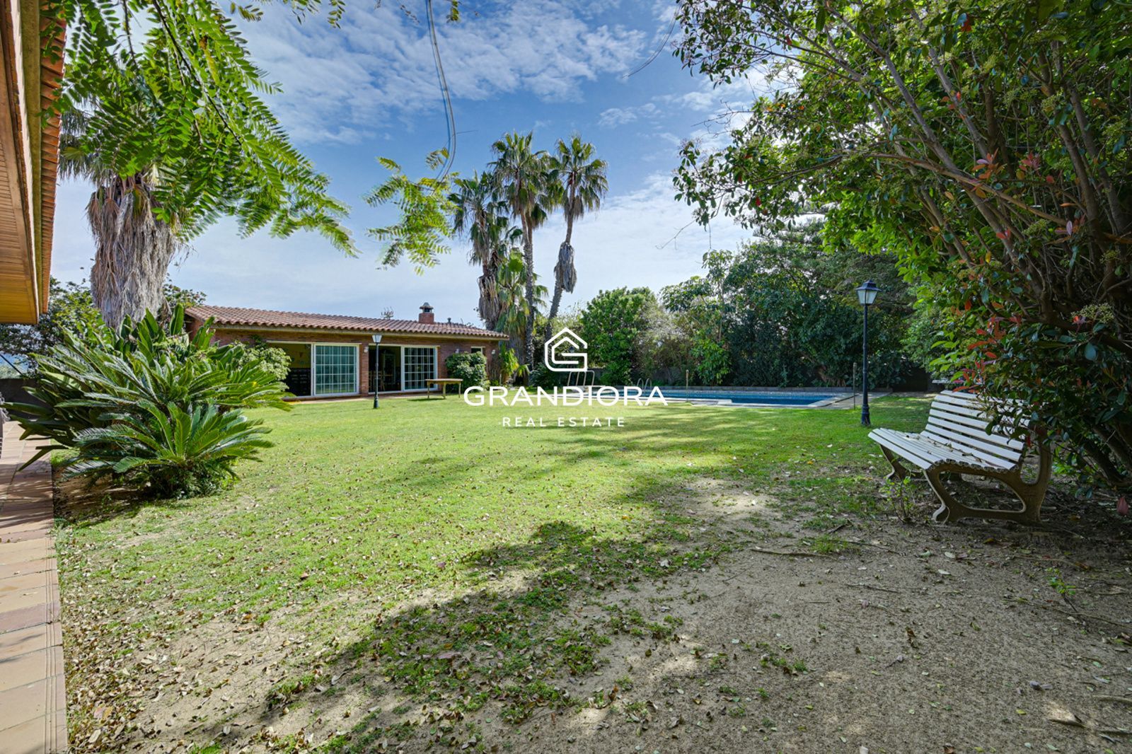 Casa independiente con piscina en el centro de Vilassar de Mar - Imagen 4