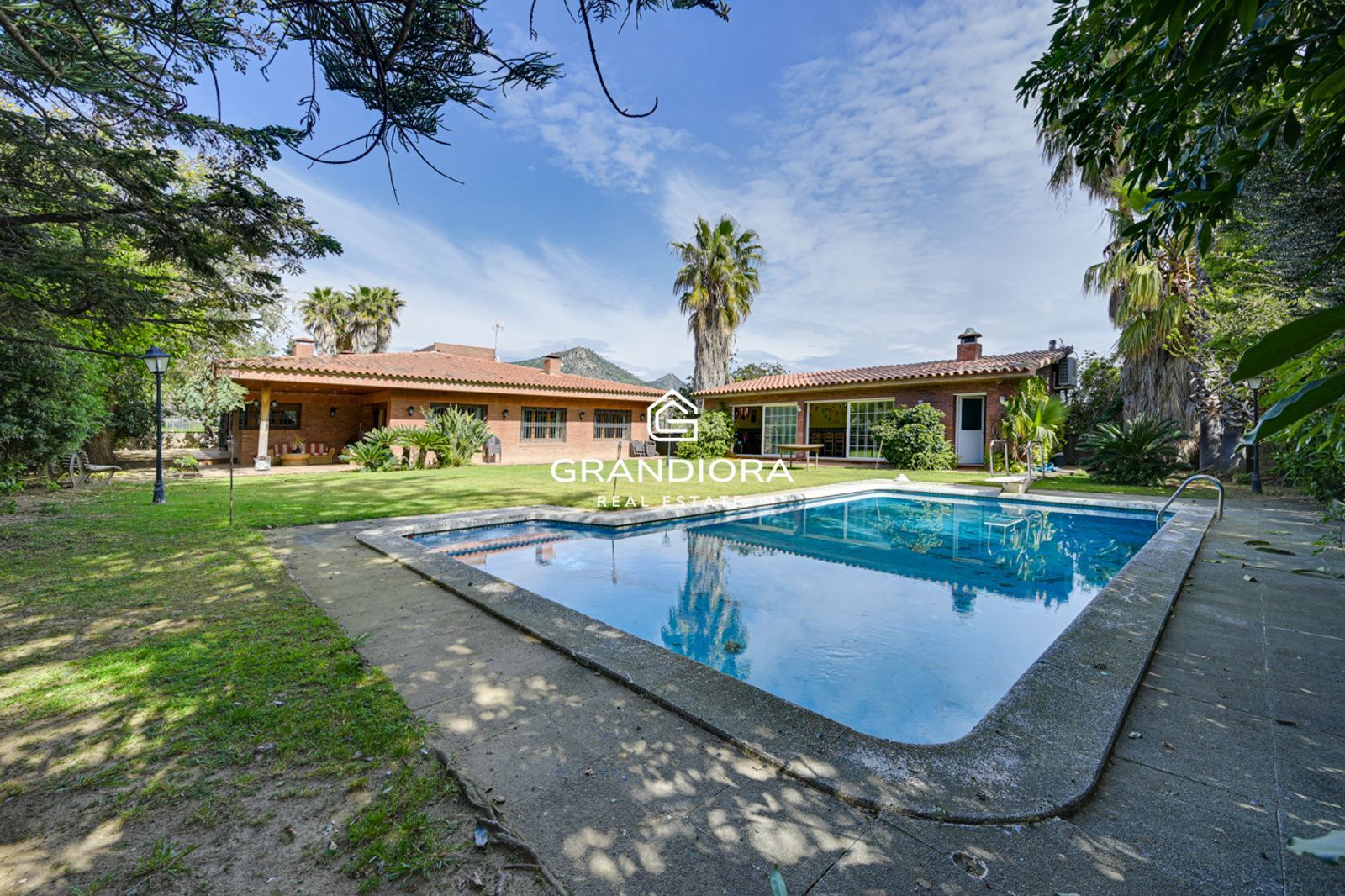 Casa independiente con piscina en el centro de Vilassar de Mar - Imagen 5