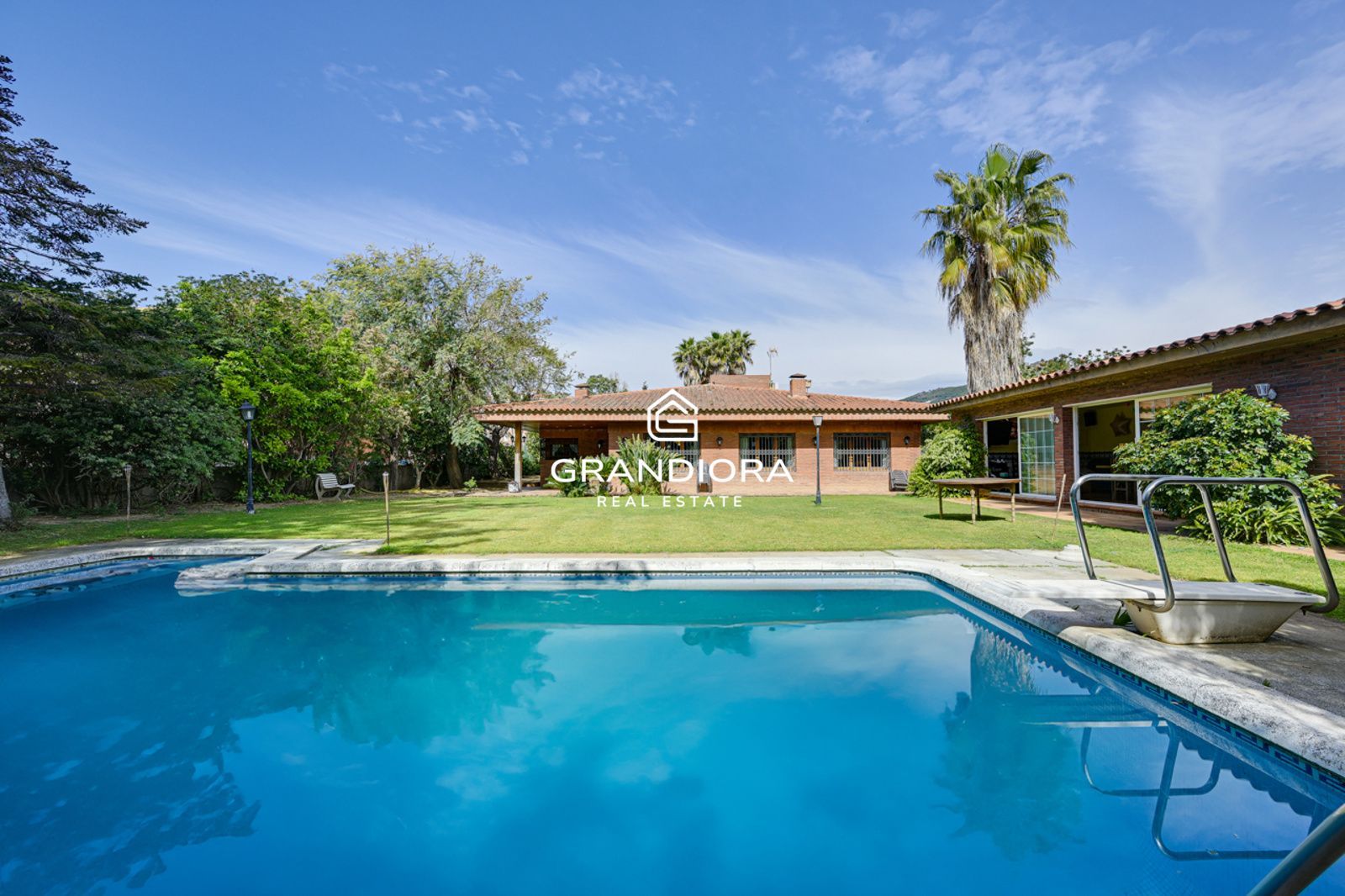 Casa independiente con piscina en el centro de Vilassar de Mar - Imagen 2