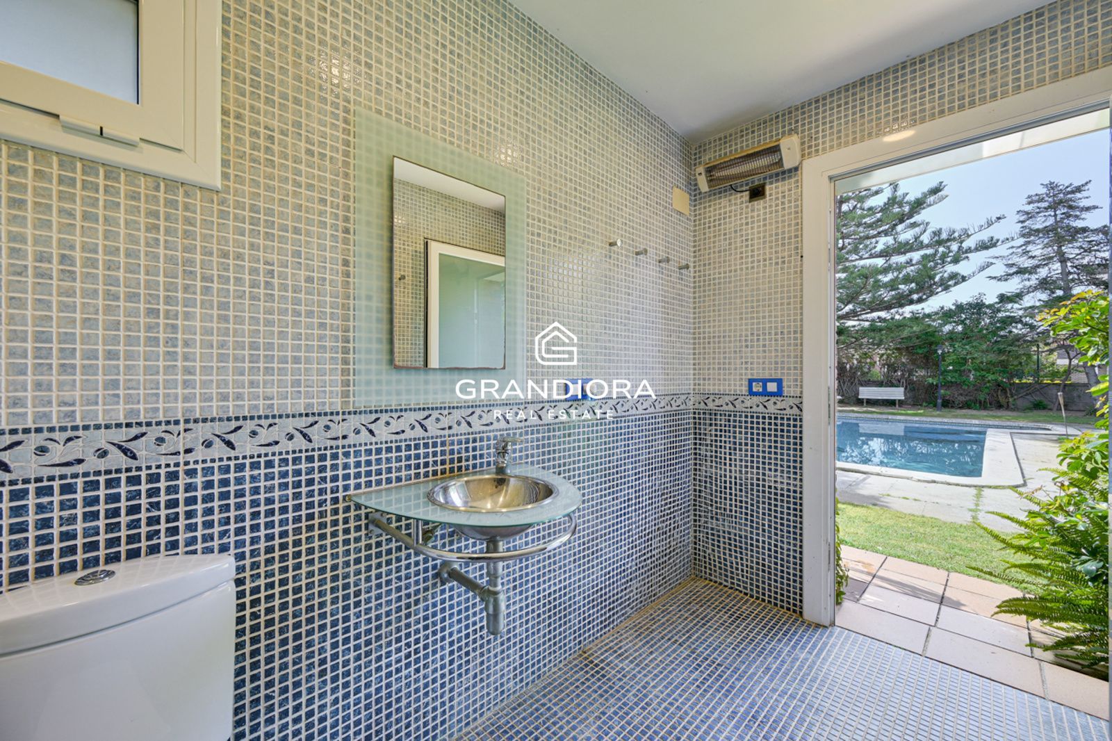 Casa independiente con piscina en el centro de Vilassar de Mar - Imagen 70