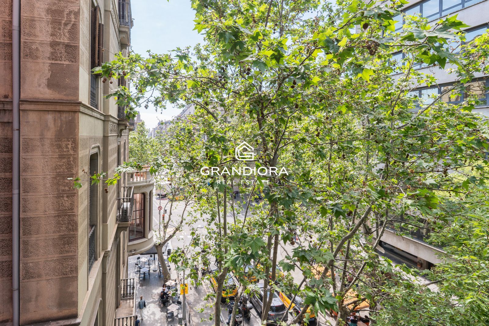 Piso de 100 metros cuadrados cerca de Plaza Urquinaona y Paseo de Gracia - Imagen 11