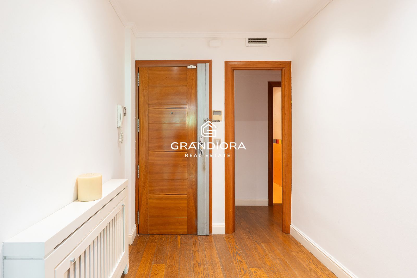 Piso de 100 metros cuadrados cerca de Plaza Urquinaona y Paseo de Gracia - Imagen 32