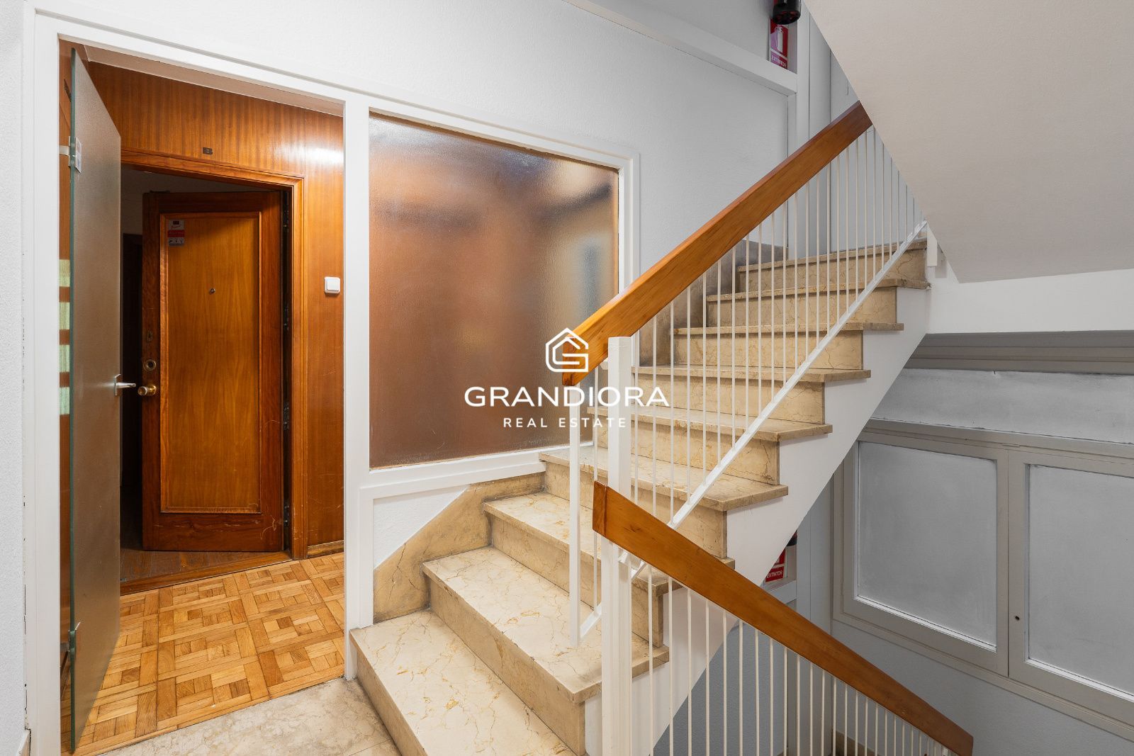 Piso de 100 metros cuadrados cerca de Plaza Urquinaona y Paseo de Gracia - Imagen 34