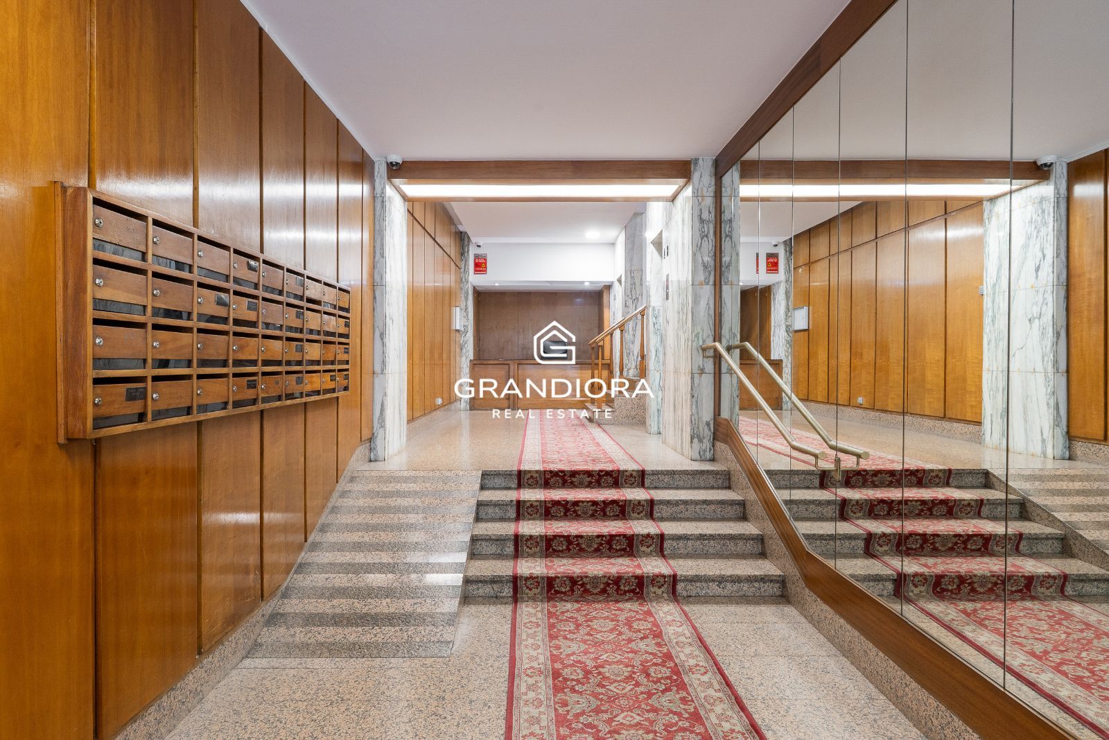 Piso de 100 metros cuadrados cerca de Plaza Urquinaona y Paseo de Gracia - Imagen 35