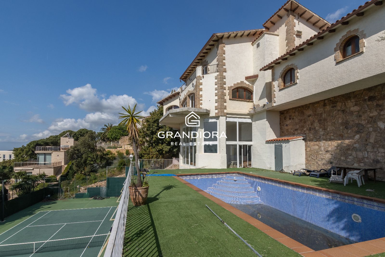 Residencia de Alto Valor Patrimonial con vistas al mar en Lloret de Mar - Imagen 10