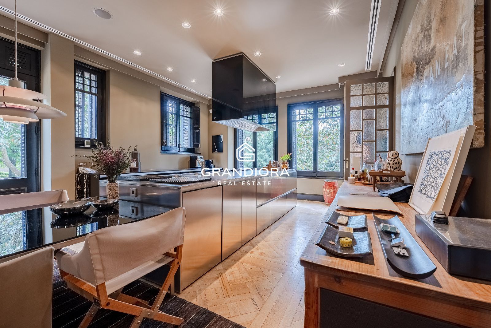 Villa de lujo de más de 1.000 m² en parcela de 5.000 m² con piscina y casa anexa - Imagen 13