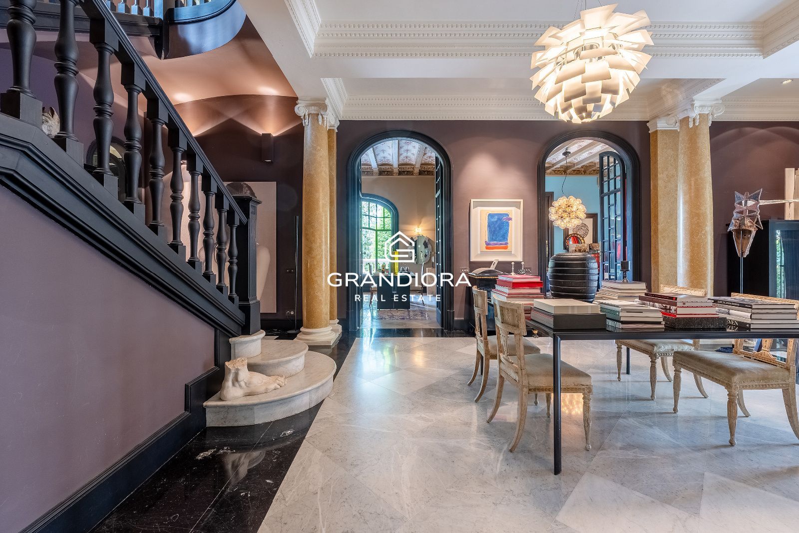 Villa de lujo de más de 1.000 m² en parcela de 5.000 m² con piscina y casa anexa - Imagen 7