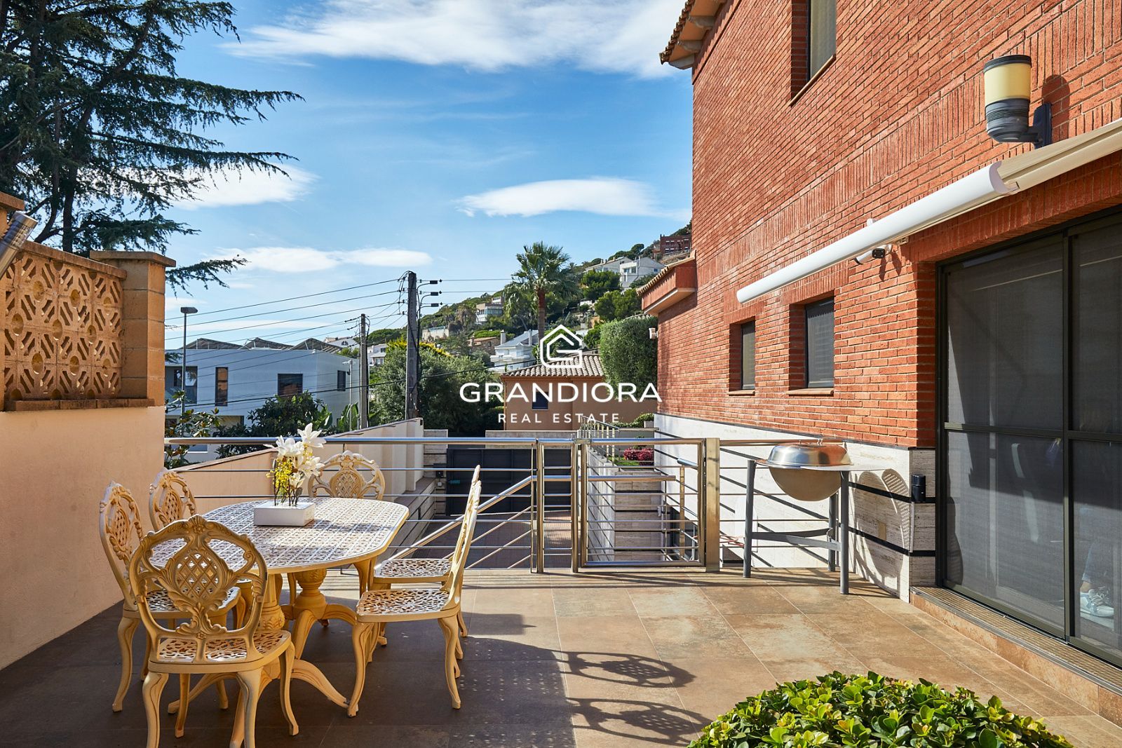 Exclusiva mansión con piscina en la prestigiosa urbanización Mas Ram - Imagen 21