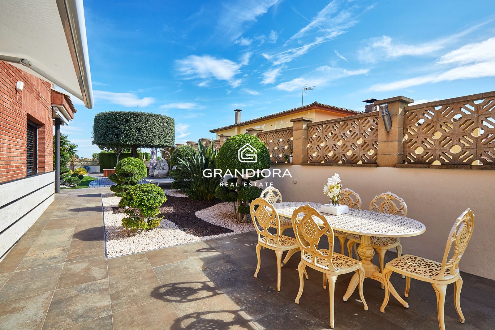 Exclusiva mansión con piscina en la prestigiosa urbanización Mas Ram - Imagen 22
