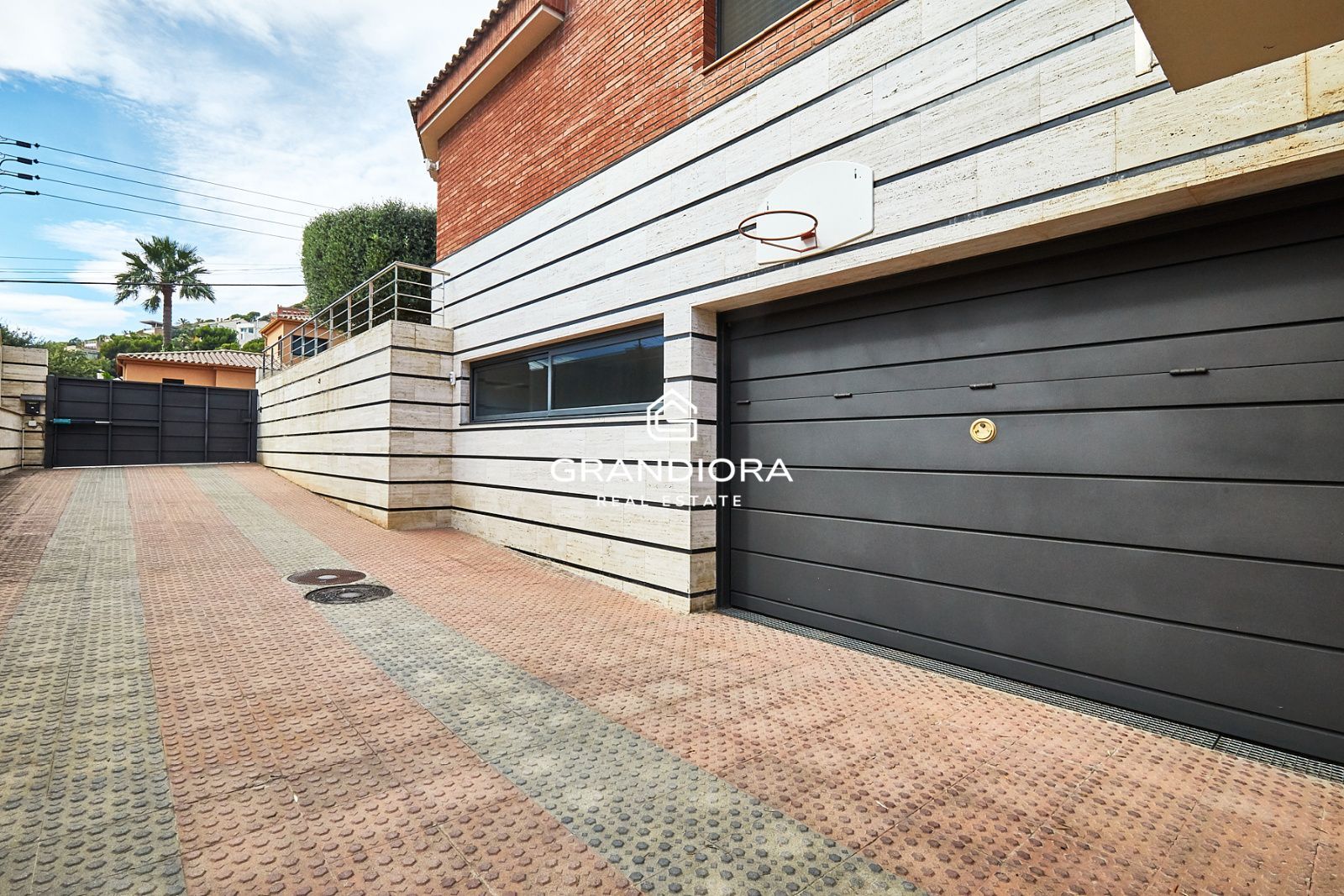 Exclusiva mansión con piscina en la prestigiosa urbanización Mas Ram - Imagen 52