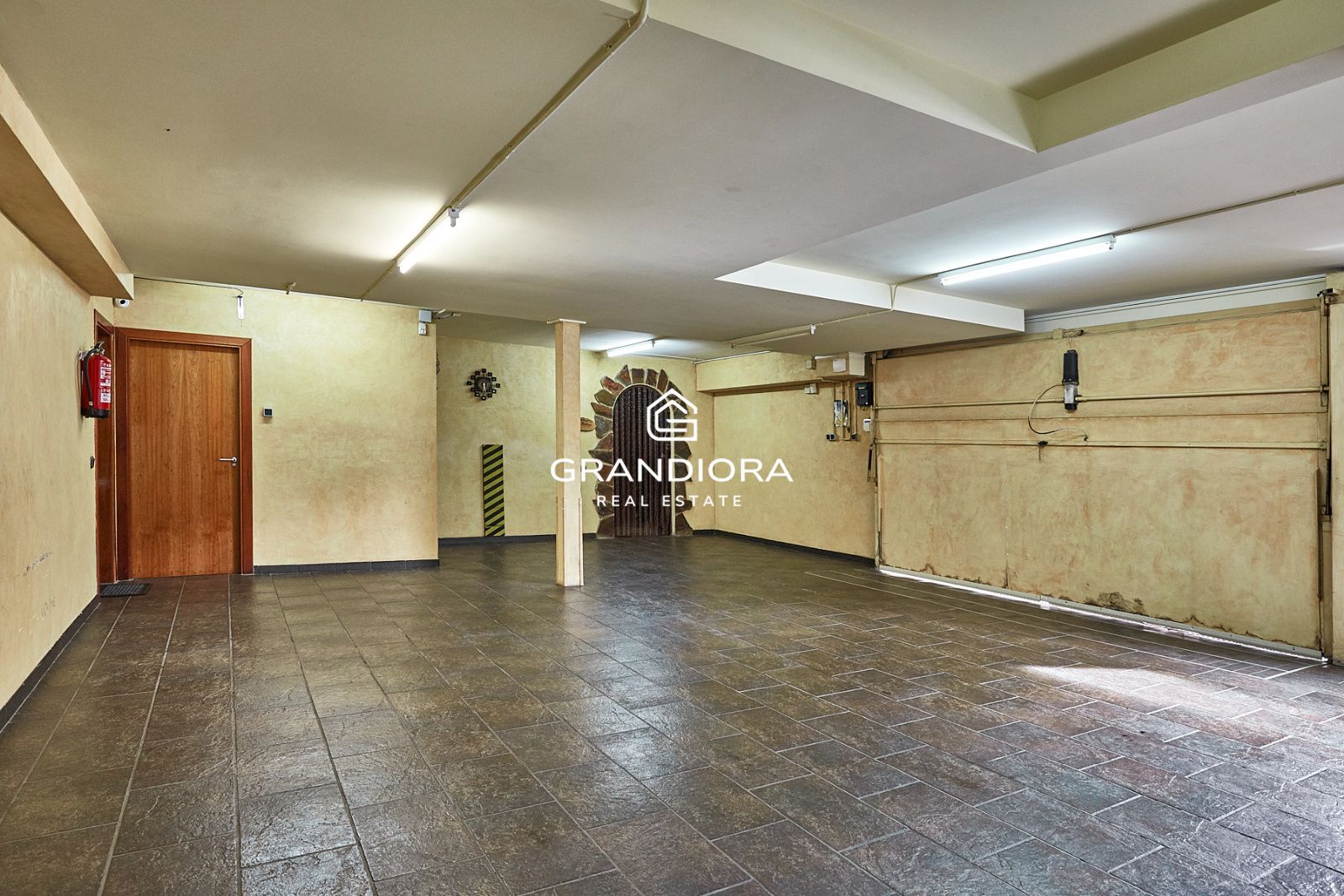 Exclusiva mansión con piscina en la prestigiosa urbanización Mas Ram - Imagen 50