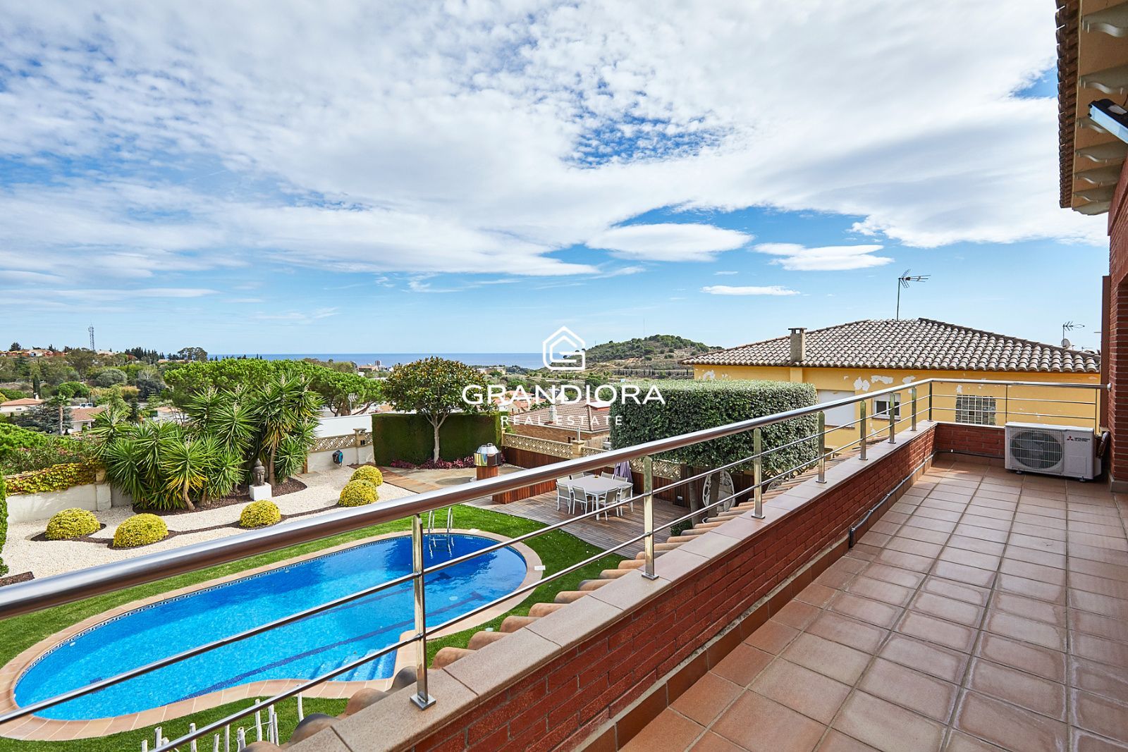 Exclusiva mansión con piscina en la prestigiosa urbanización Mas Ram - Imagen 42