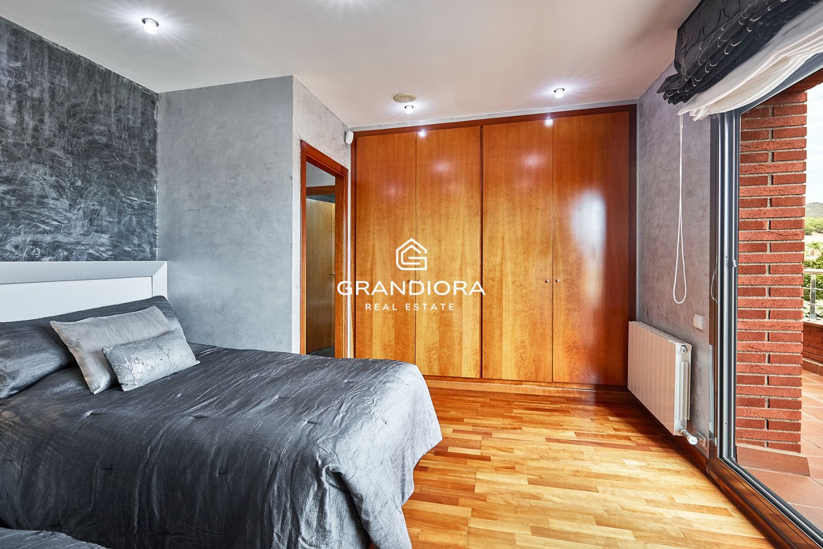 Exclusiva mansión con piscina en la prestigiosa urbanización Mas Ram - Imagen 35