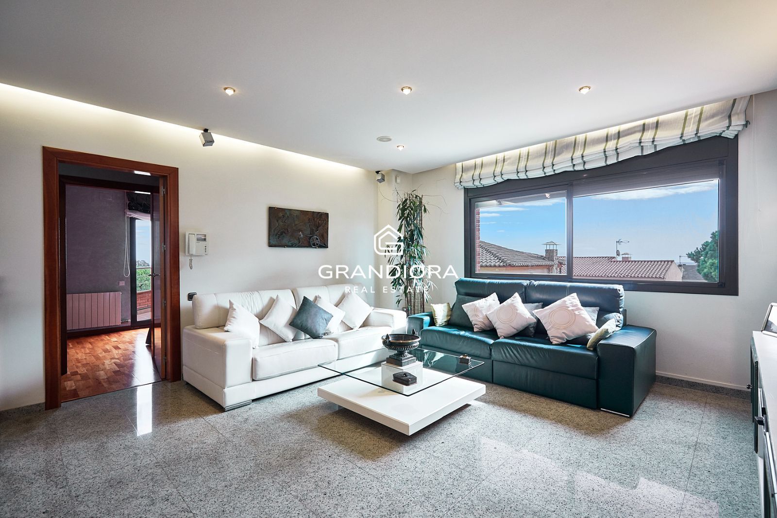 Exclusiva mansión con piscina en la prestigiosa urbanización Mas Ram - Imagen 25