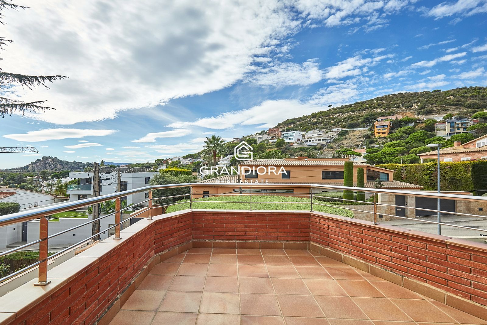 Exclusiva mansión con piscina en la prestigiosa urbanización Mas Ram - Imagen 41