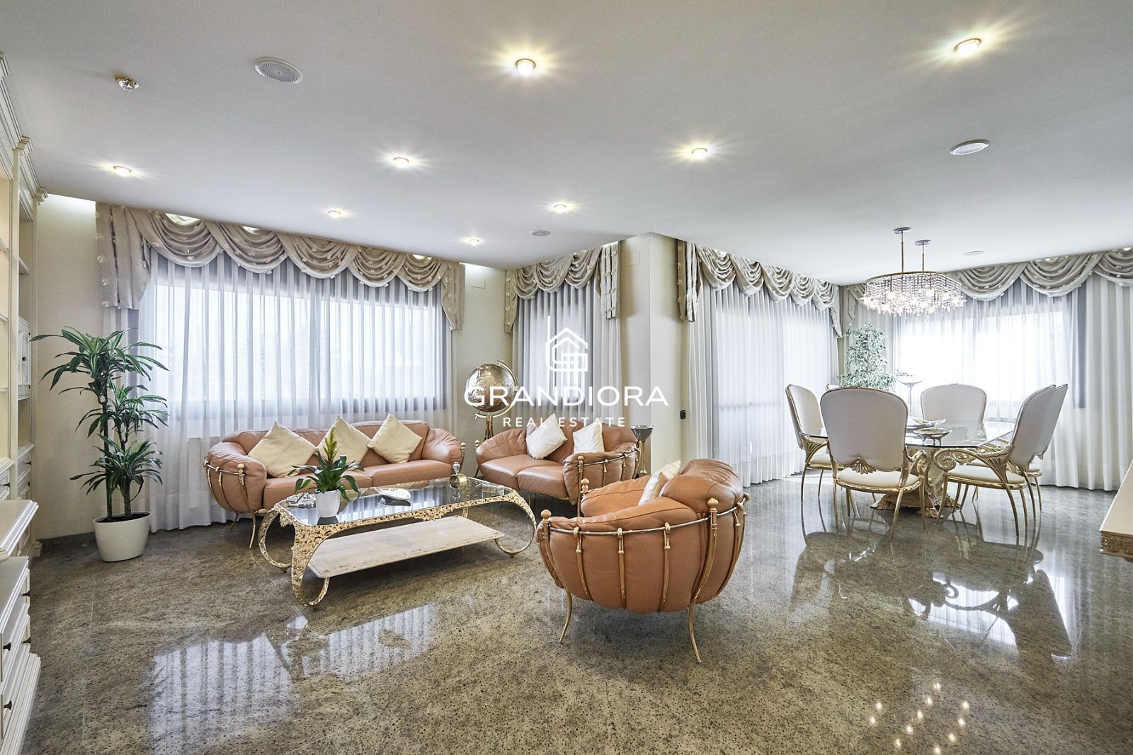 Exclusiva mansión con piscina en la prestigiosa urbanización Mas Ram - Imagen 10