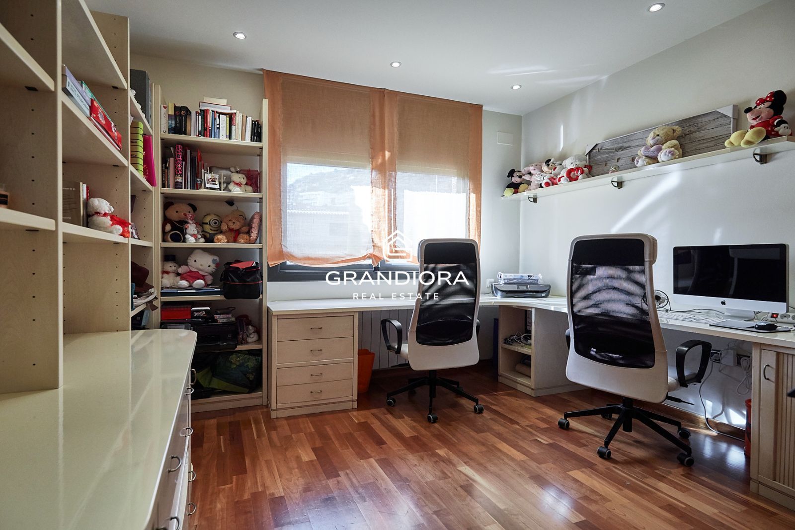 Exclusiva mansión con piscina en la prestigiosa urbanización Mas Ram - Imagen 38