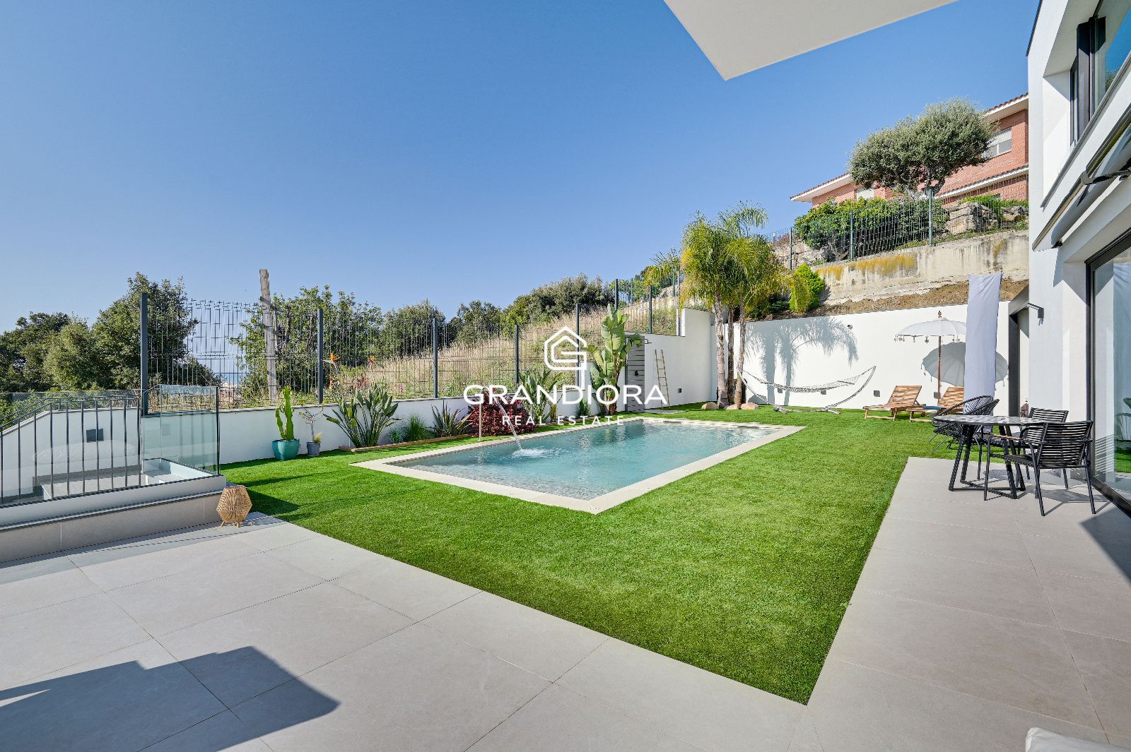 Villa de lujo con vistas panorámicas al mar, piscina salina y domótica integrada - Imagen 55