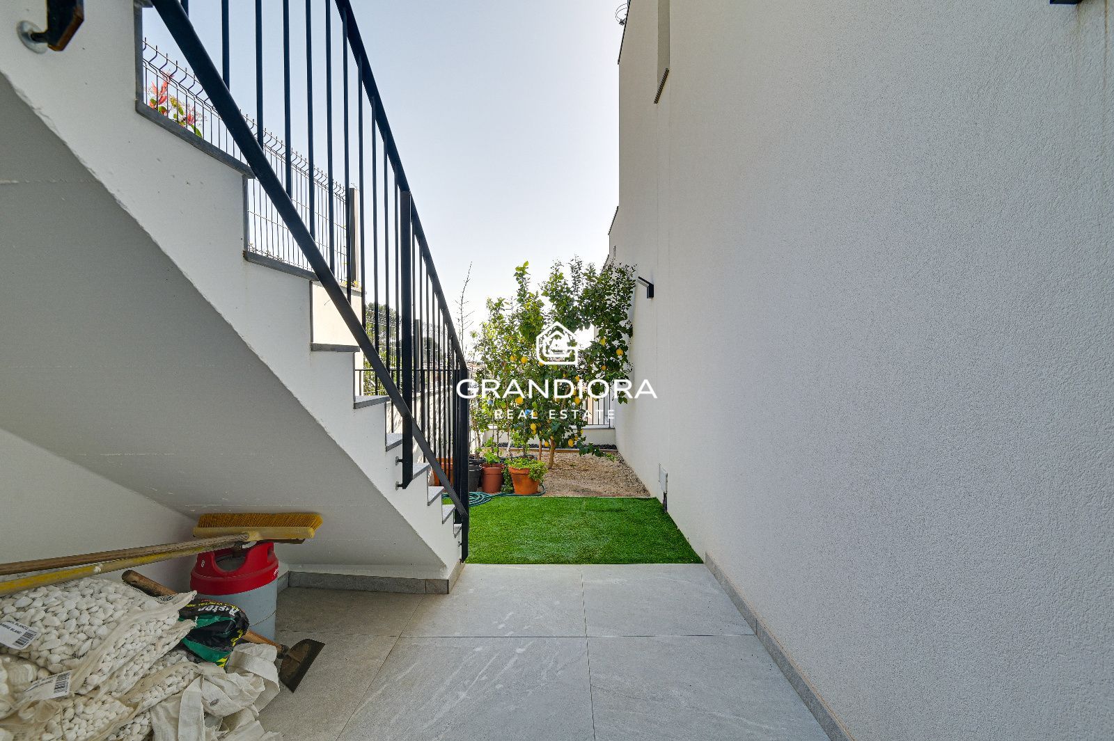 Villa de lujo con vistas panorámicas al mar, piscina salina y domótica integrada - Imagen 57
