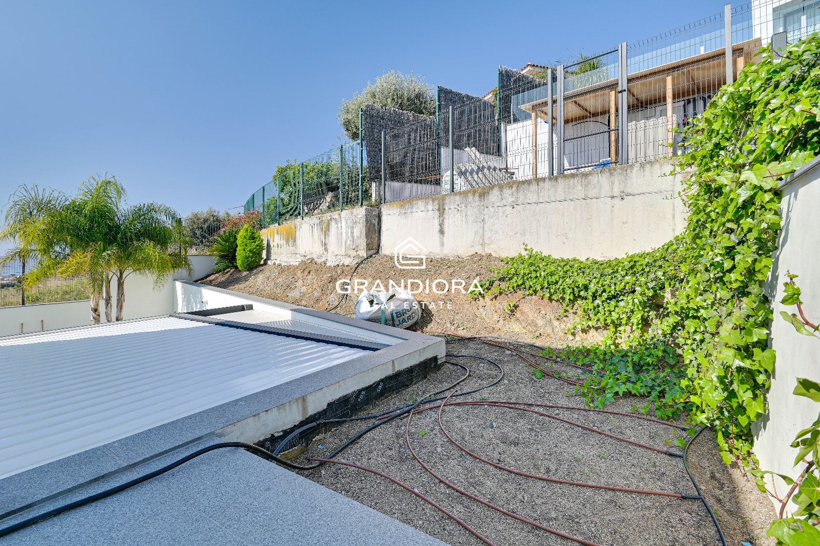 Villa de lujo con vistas panorámicas al mar, piscina salina y domótica integrada - Imagen 62
