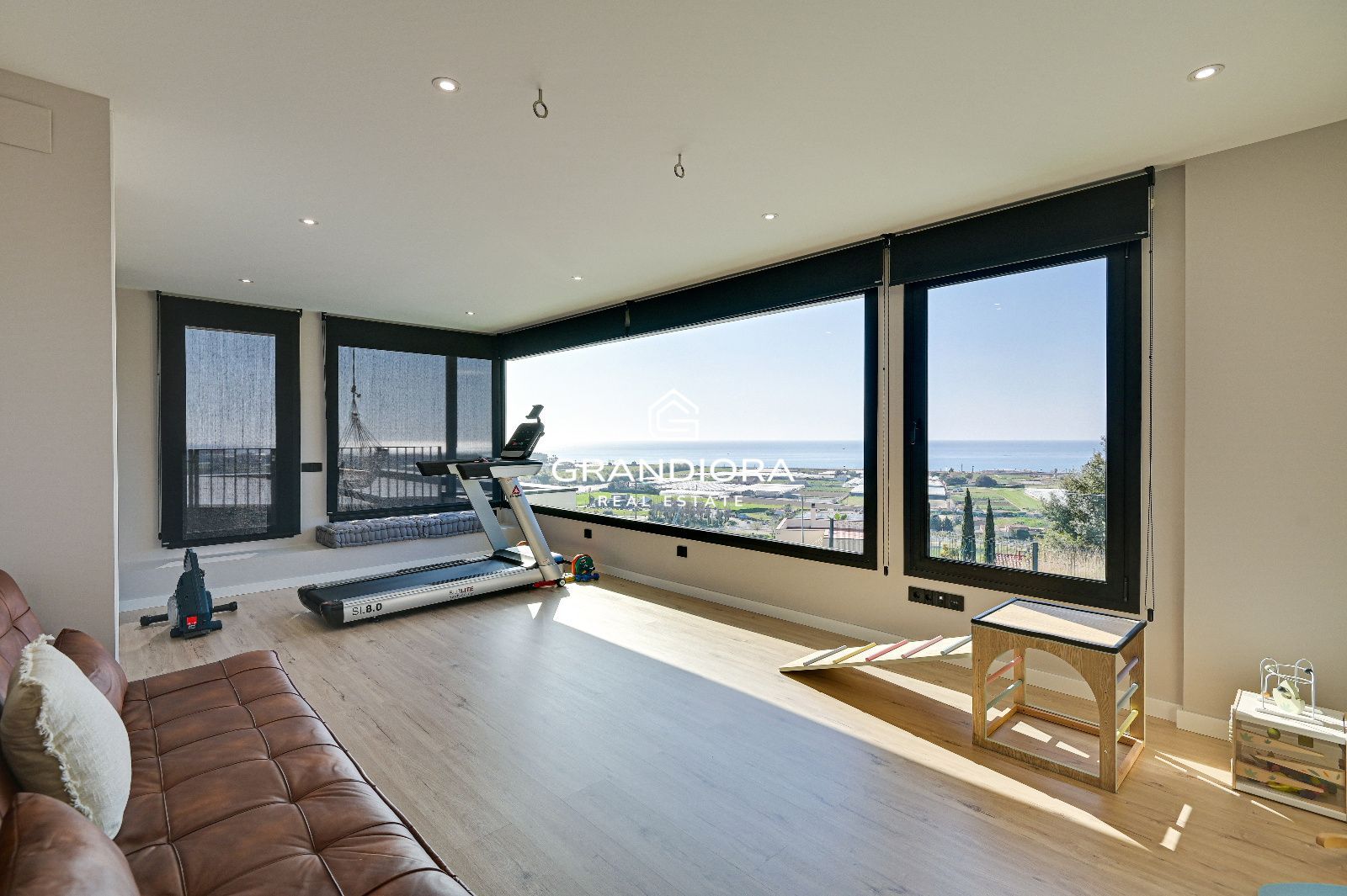 Villa de lujo con vistas panorámicas al mar, piscina salina y domótica integrada - Imagen 43