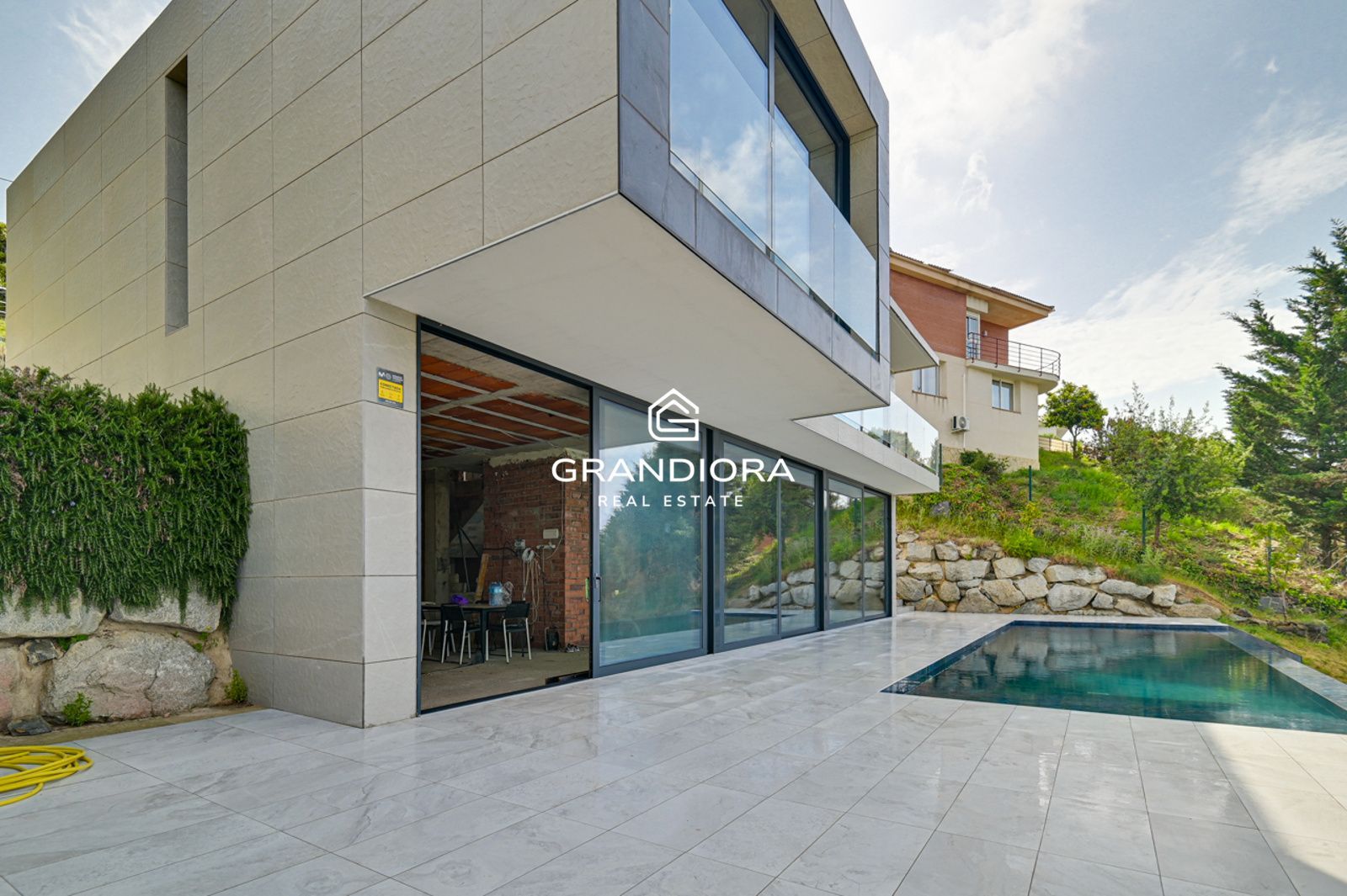 Villa con piscina infinity y vistas al mar en venta en Maresme - Imagen 33