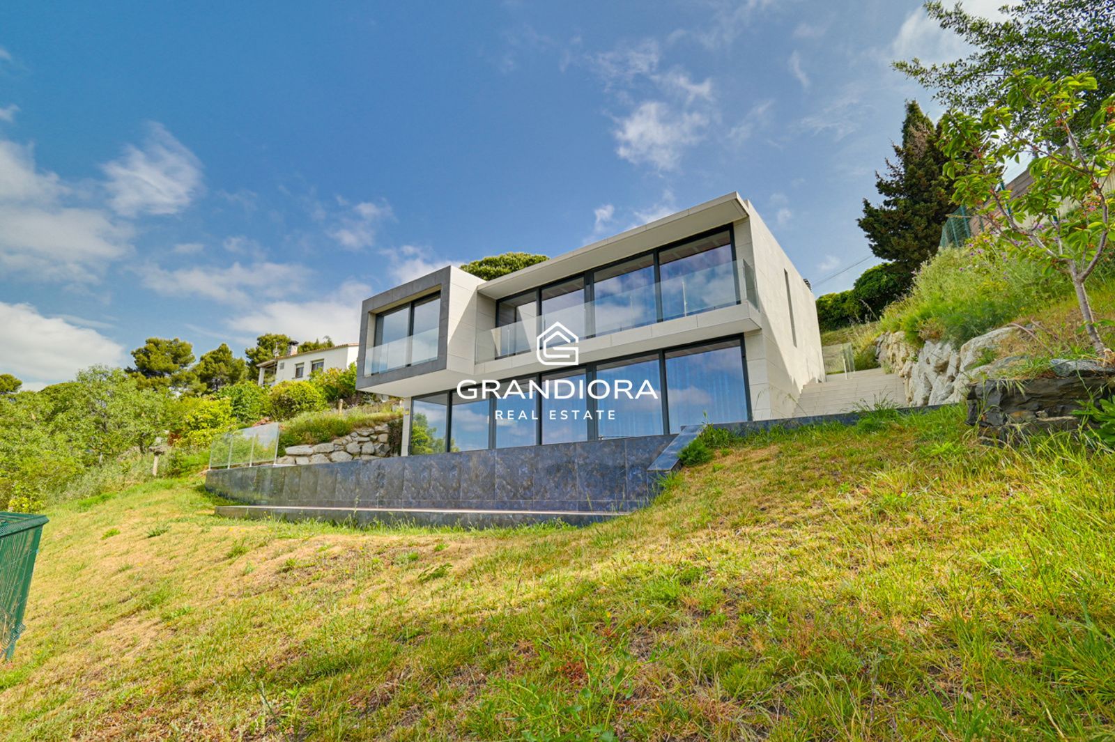 Villa con piscina infinity y vistas al mar en venta en Maresme - Imagen 34
