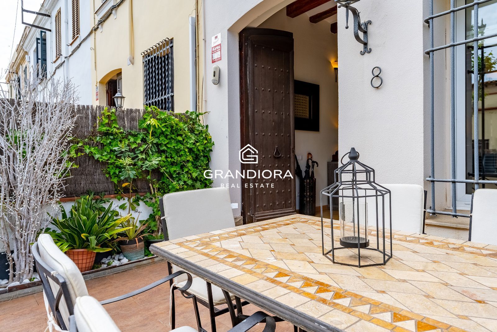 Casa adosada con terraza y vistas al mar en El Masnou - Imagen 10