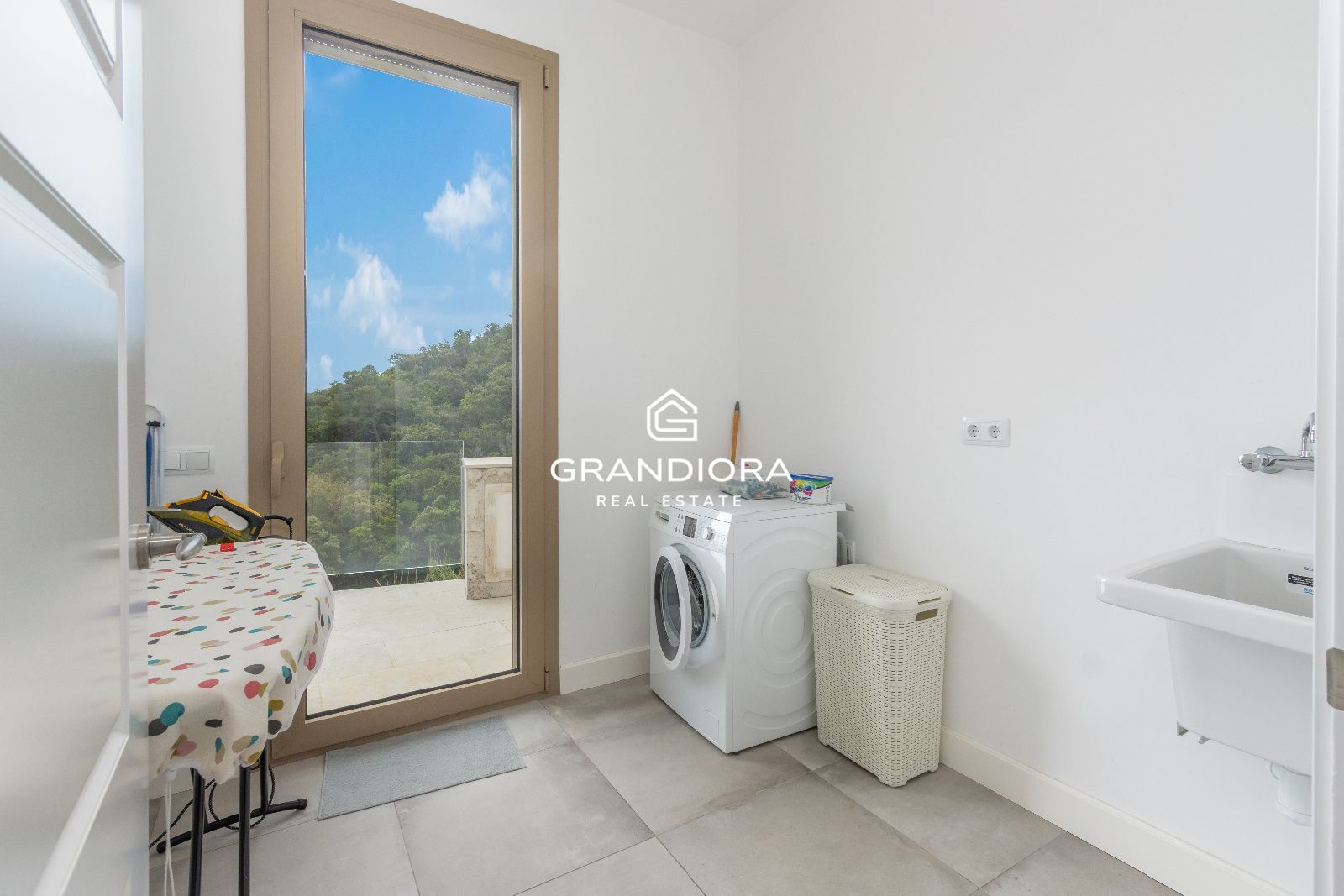 Villa de lujo con licencia turística y vistas al mar en Tossa de Mar - Imagen 23