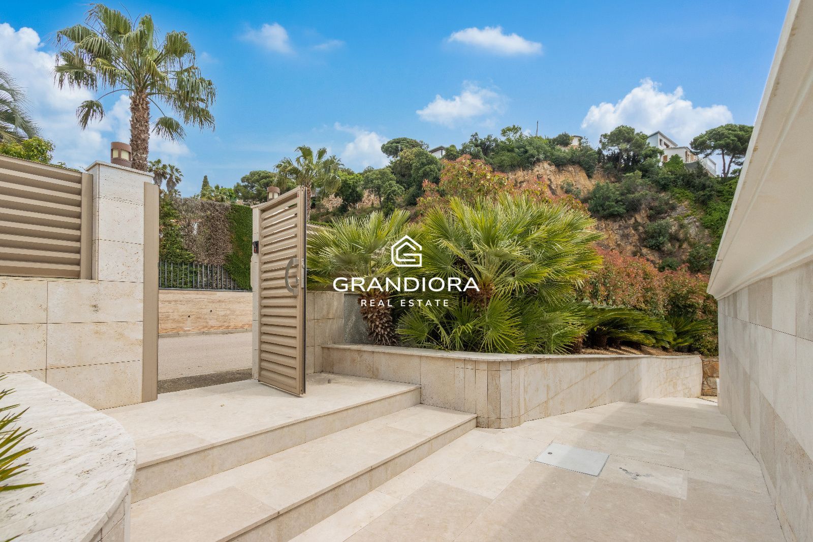Villa de lujo con licencia turística y vistas al mar en Tossa de Mar - Imagen 8