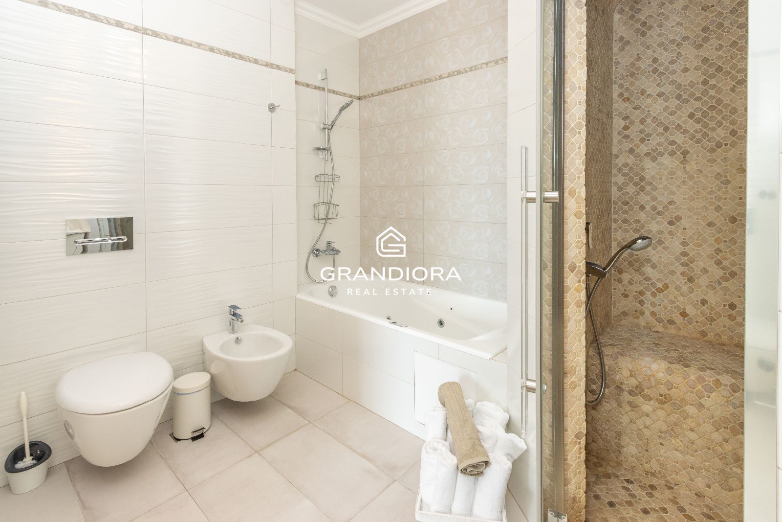 Villa de lujo con licencia turística y vistas al mar en Tossa de Mar - Imagen 32