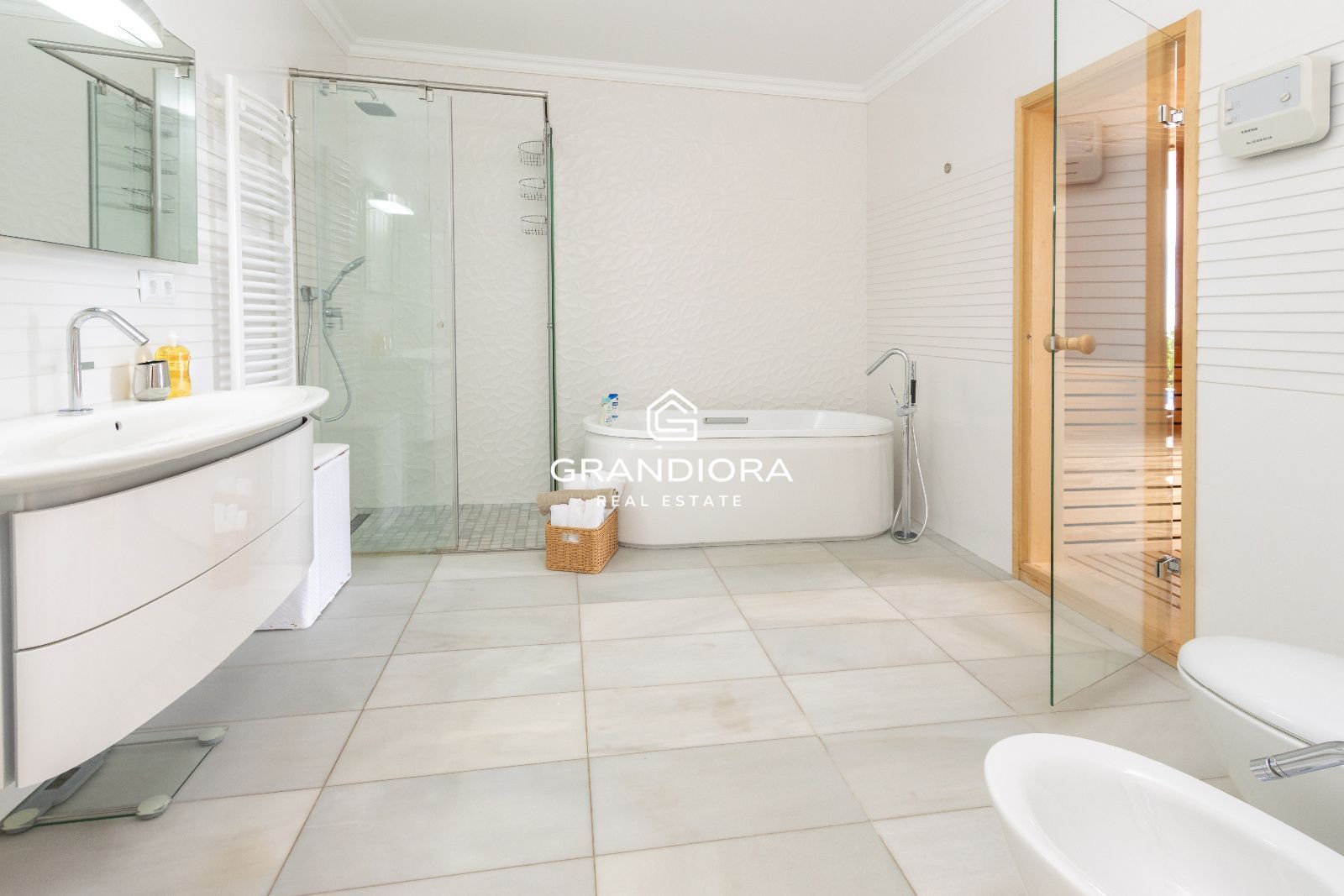 Villa de lujo con licencia turística y vistas al mar en Tossa de Mar - Imagen 36