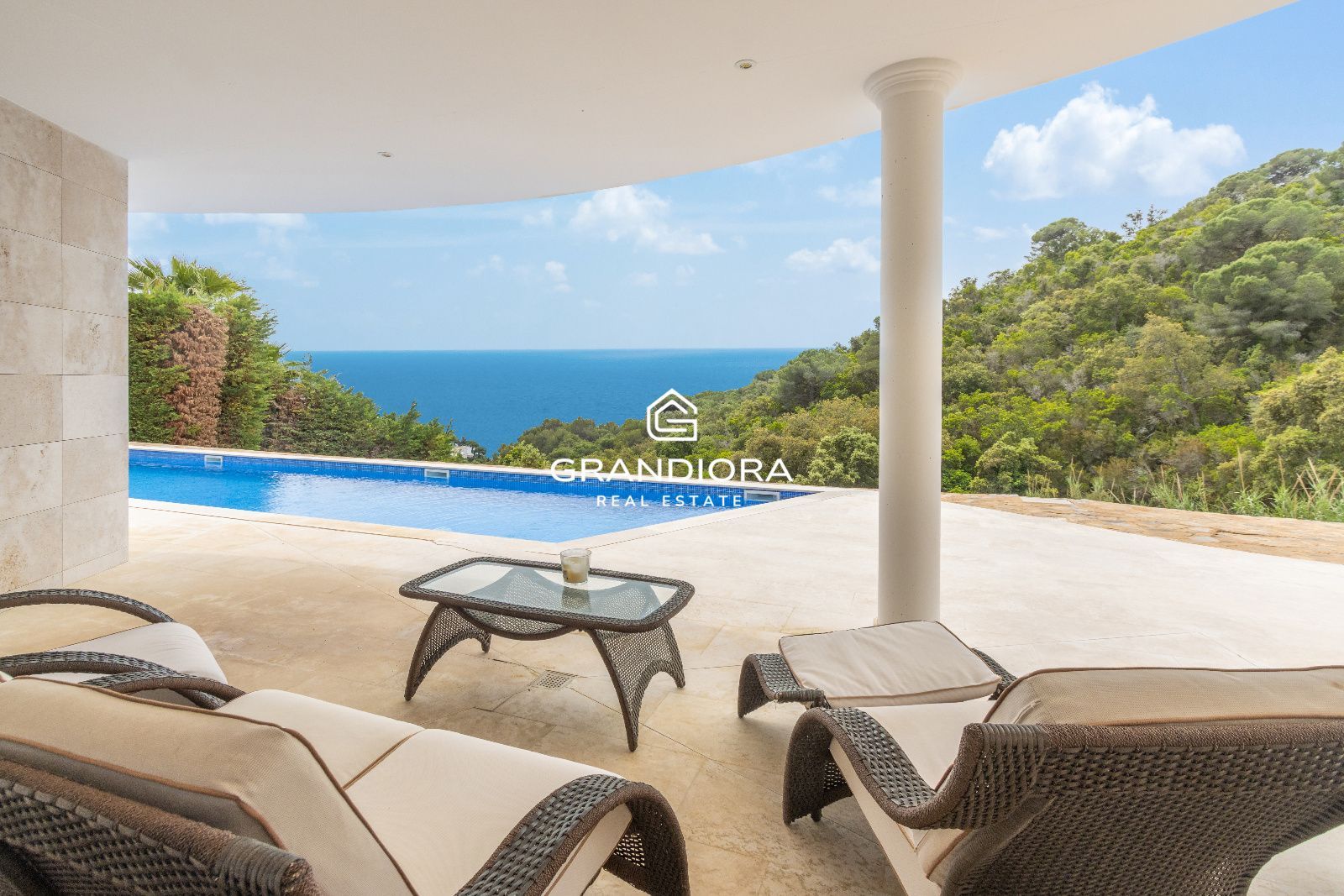 Villa de lujo con licencia turística y vistas al mar en Tossa de Mar - Imagen 3