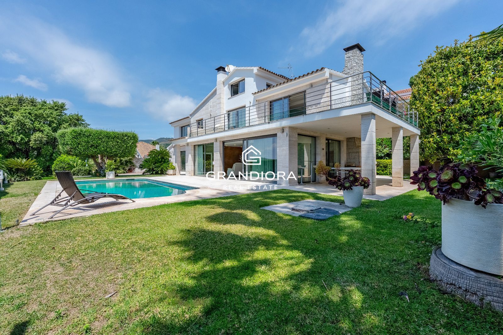 Villa de lujo con vistas al mar en Can Teixidó - Imagen 3