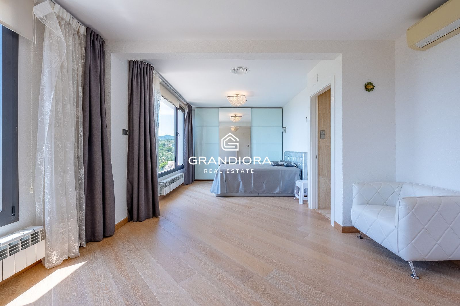 Villa de lujo con vistas al mar en Can Teixidó - Imagen 25