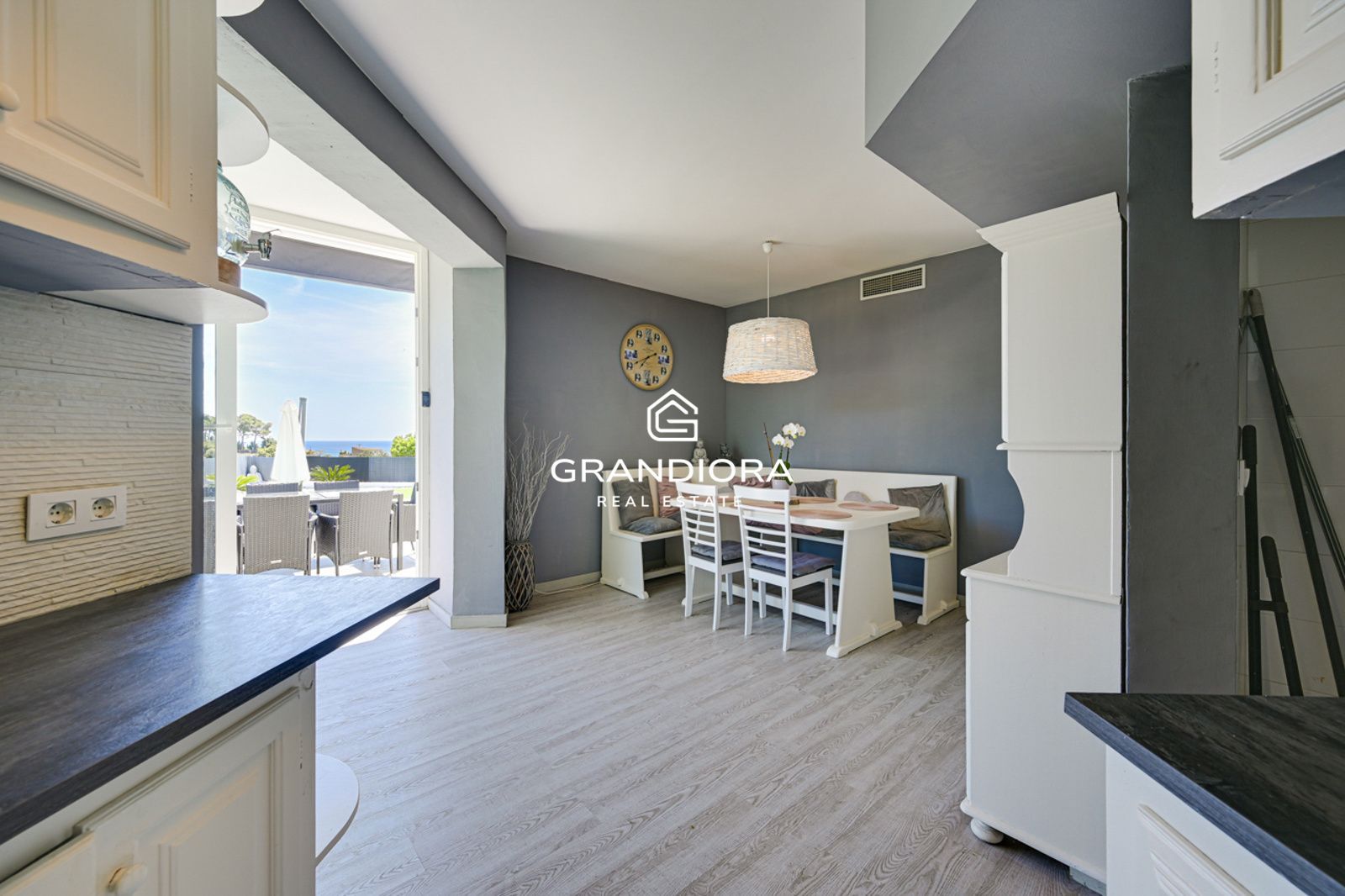 Villa con Licencia Turistica, Vistas al Mar, Piscina Climatizada y Jacuzzi - Imagen 6
