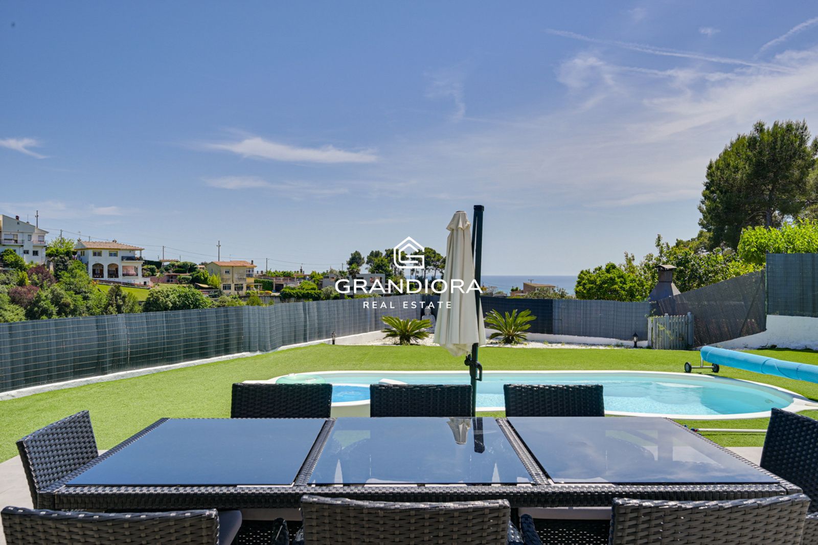 Villa con Licencia Turistica, Vistas al Mar, Piscina Climatizada y Jacuzzi - Imagen 14