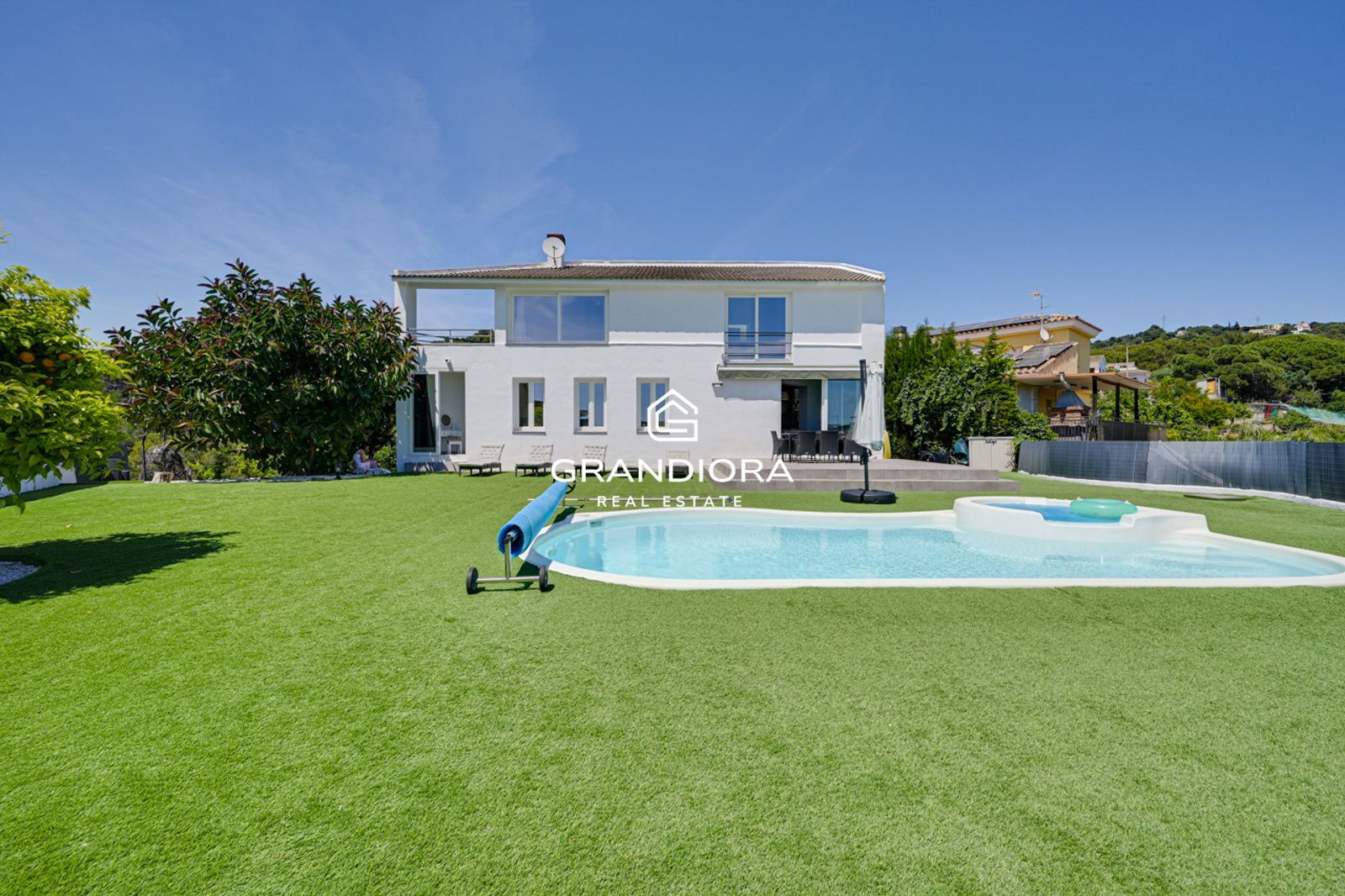 Villa con Licencia Turistica, Vistas al Mar, Piscina Climatizada y Jacuzzi - Imagen 15
