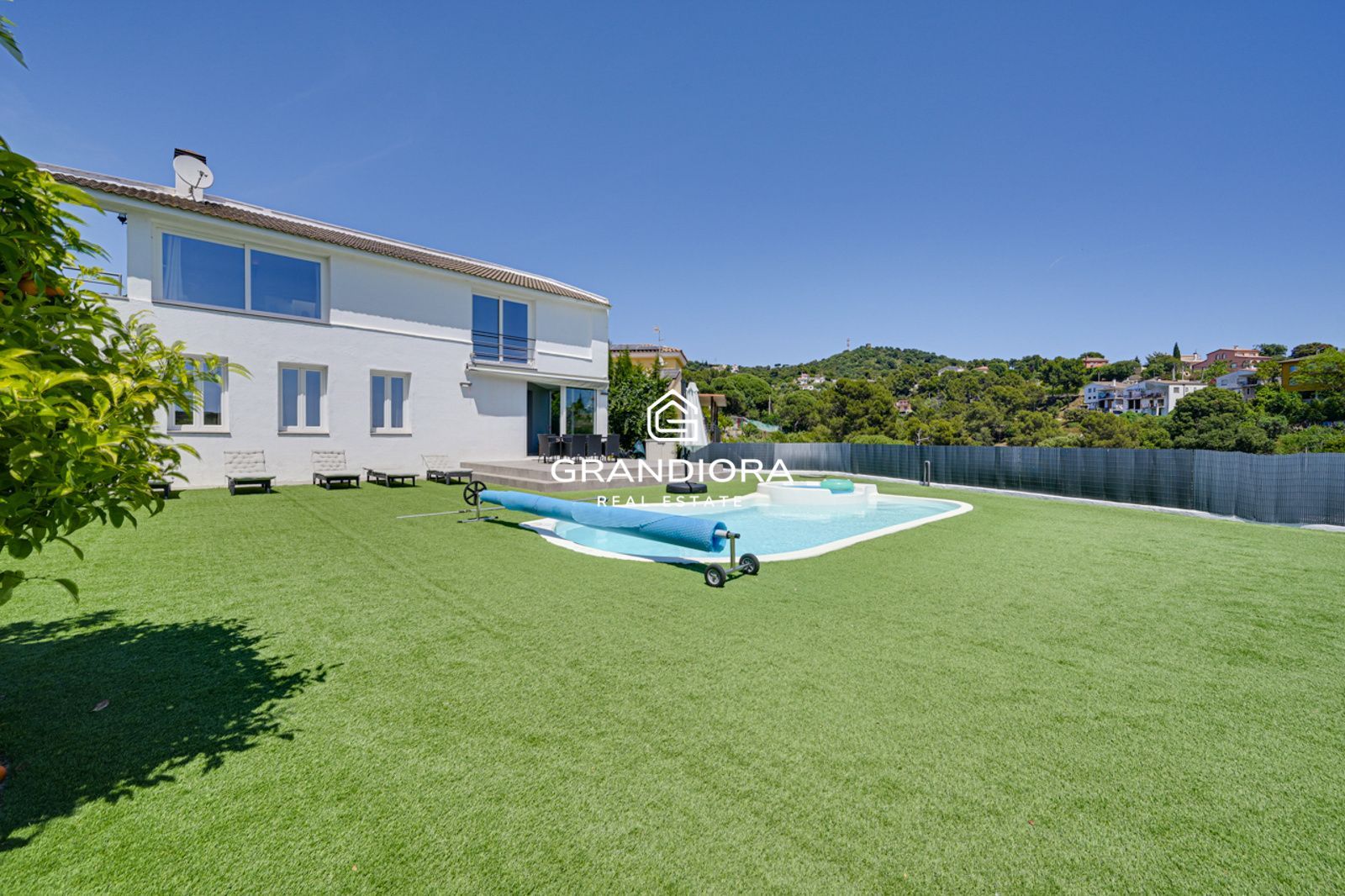 Villa con Licencia Turistica, Vistas al Mar, Piscina Climatizada y Jacuzzi - Imagen 17