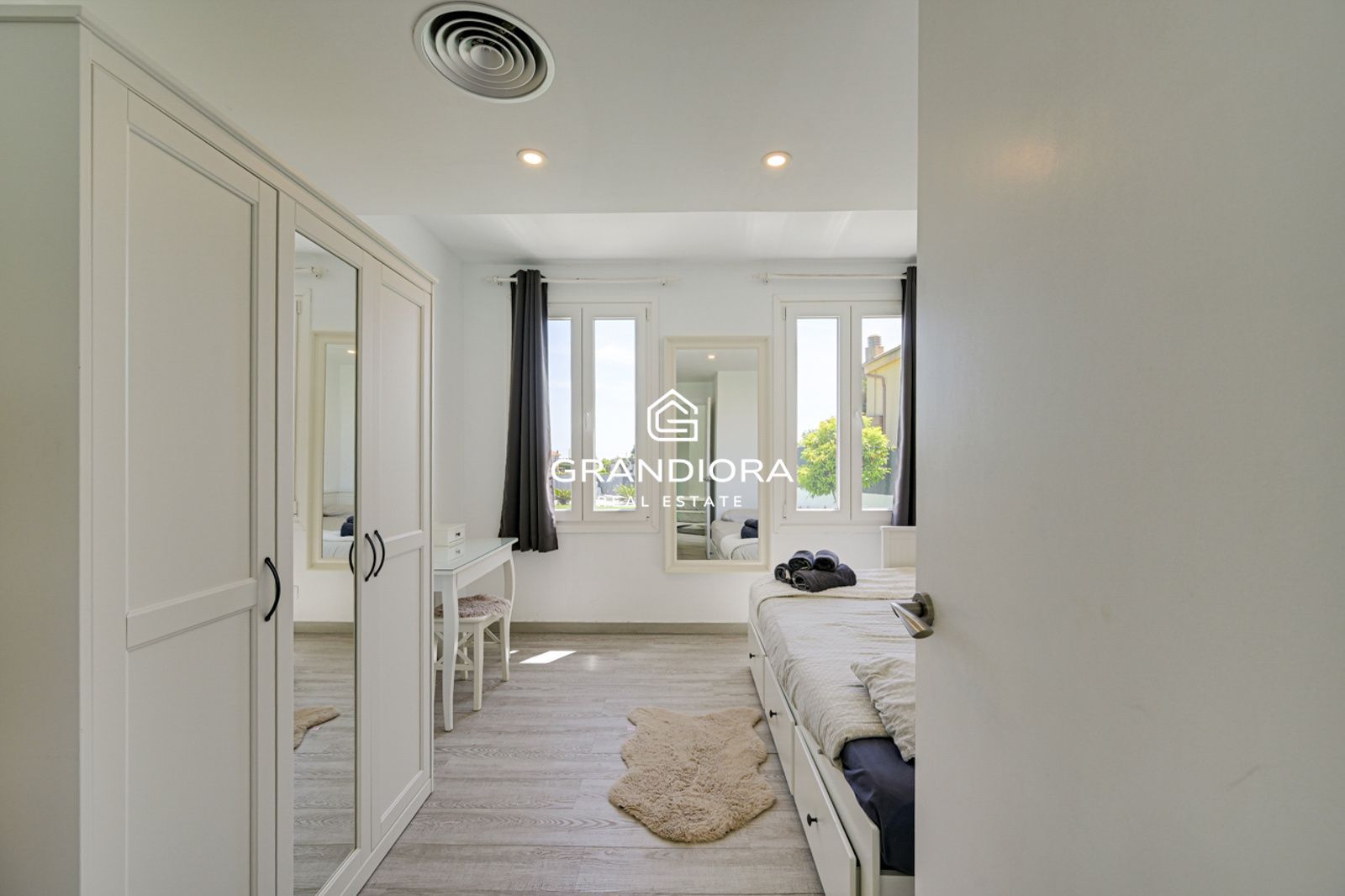 Villa con Licencia Turistica, Vistas al Mar, Piscina Climatizada y Jacuzzi - Imagen 21